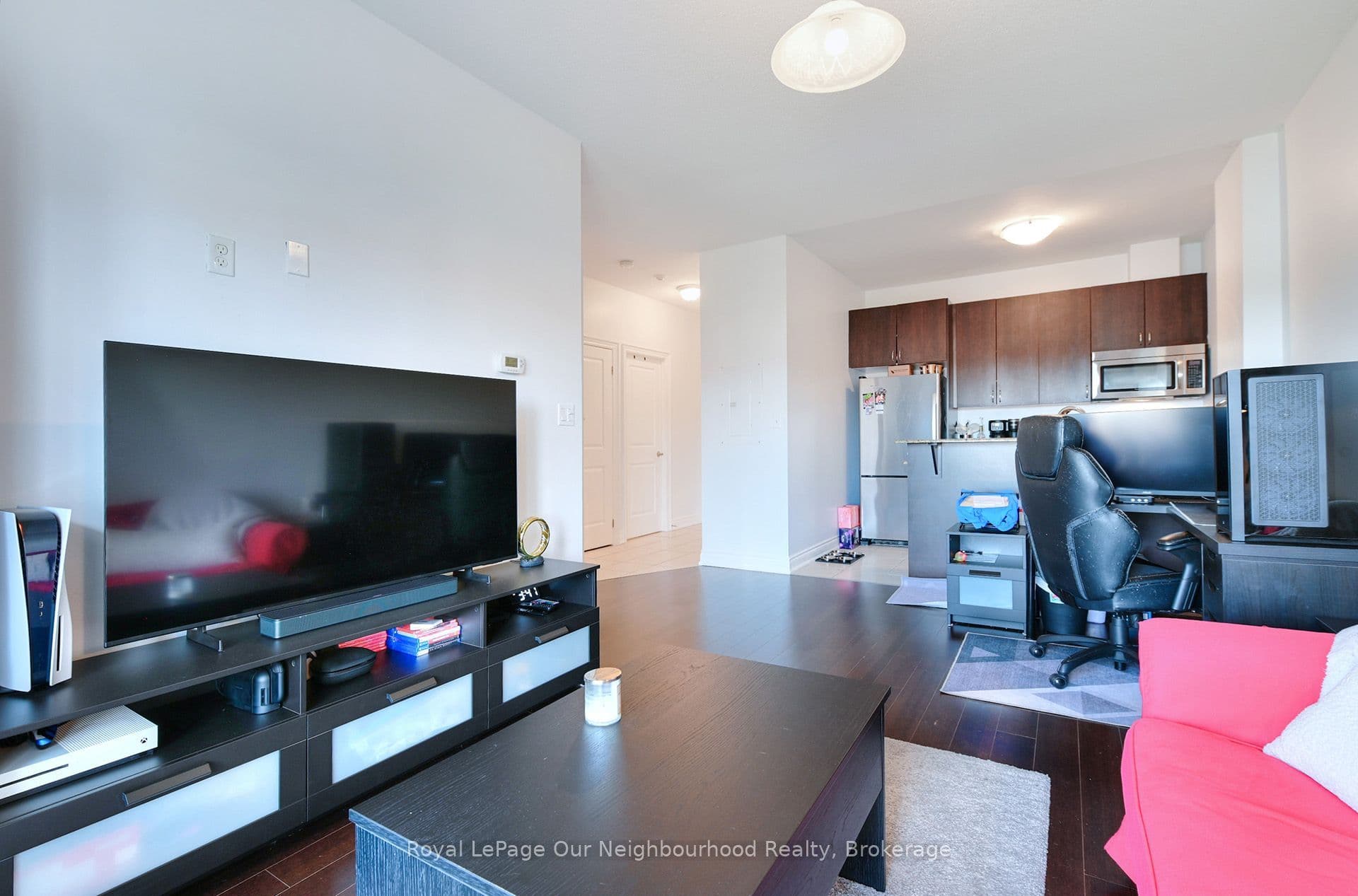 1 Sidney Lane 205, Clarington, ON L1C 0C6
