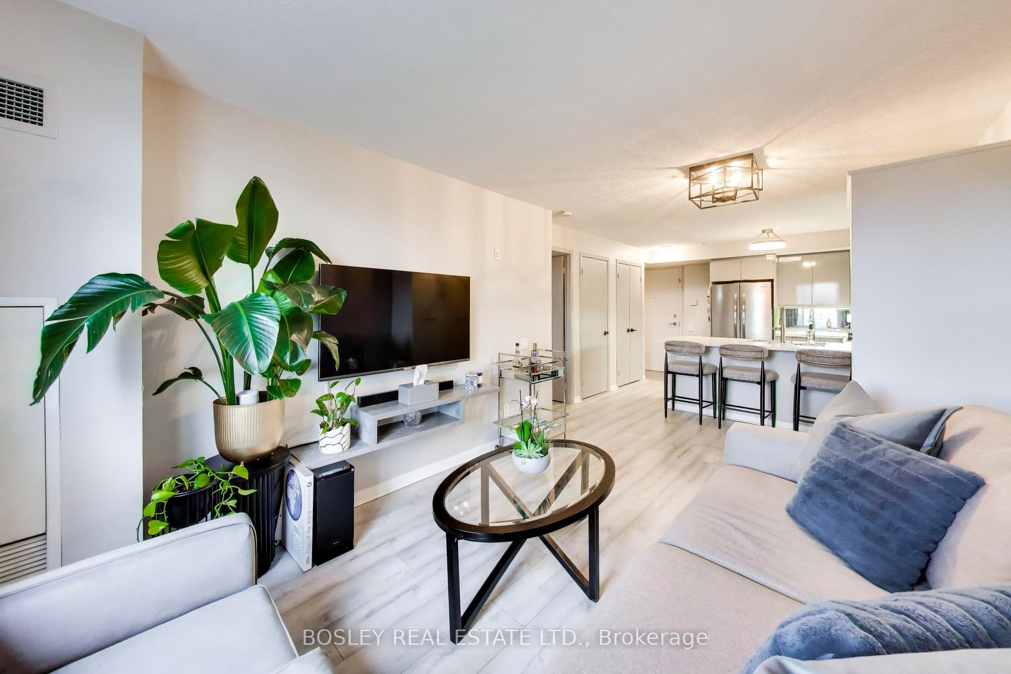 1050 The Queensway 713, Toronto, ON M8Z 1P7