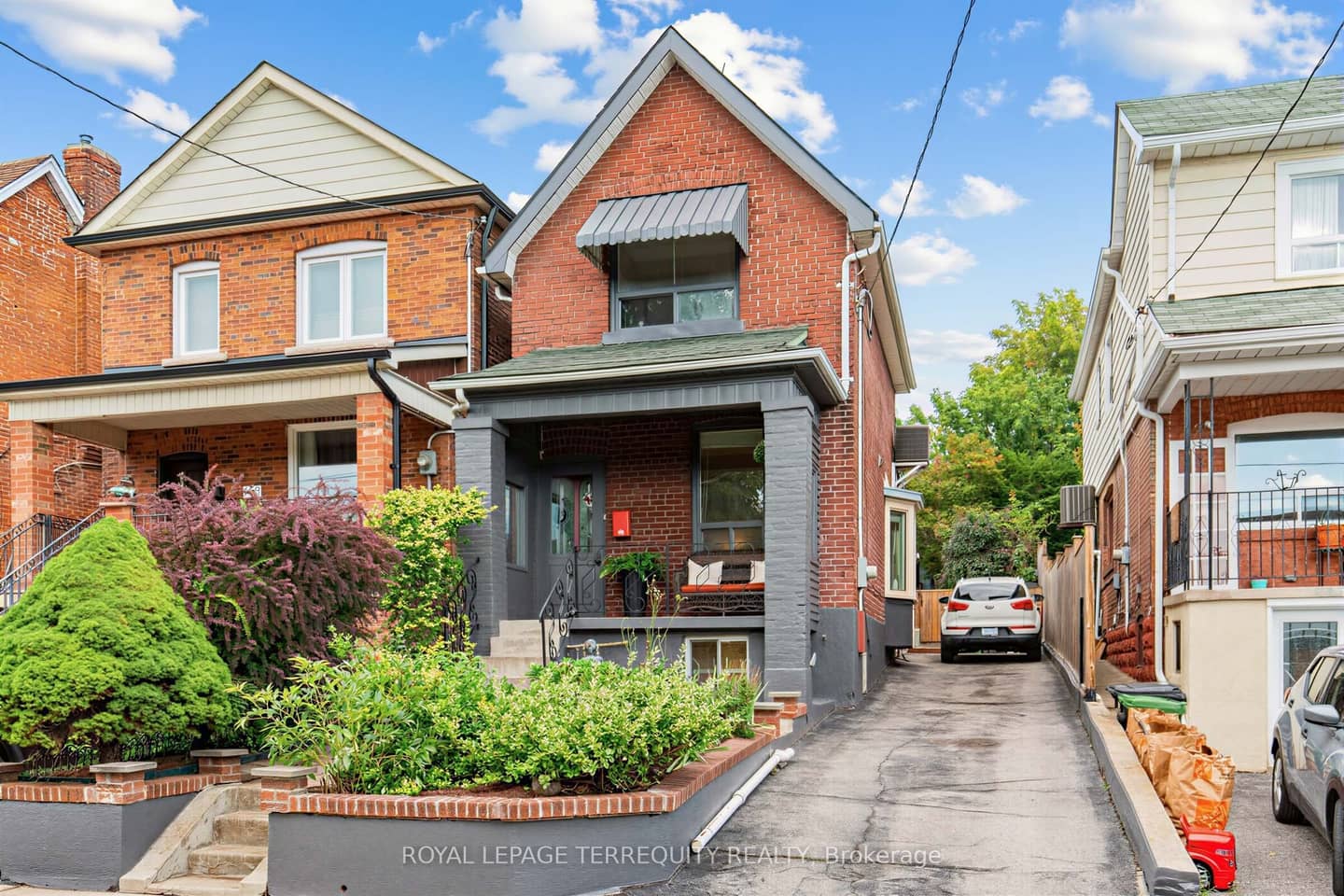 211 Blackthorn Avenue, Toronto, ON M6N 3H7