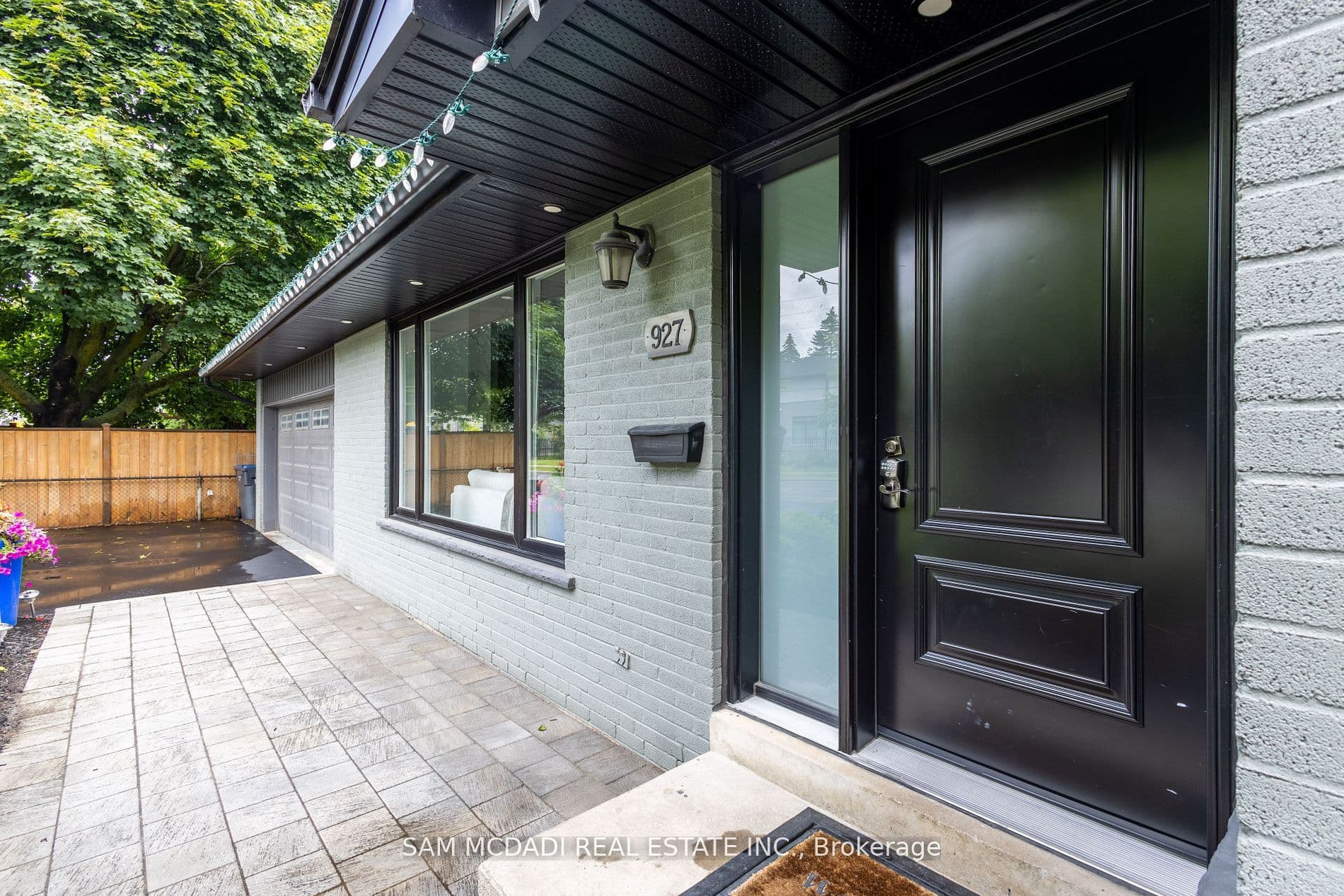 927 Ingersoll Court, Mississauga, ON L5J 2S2