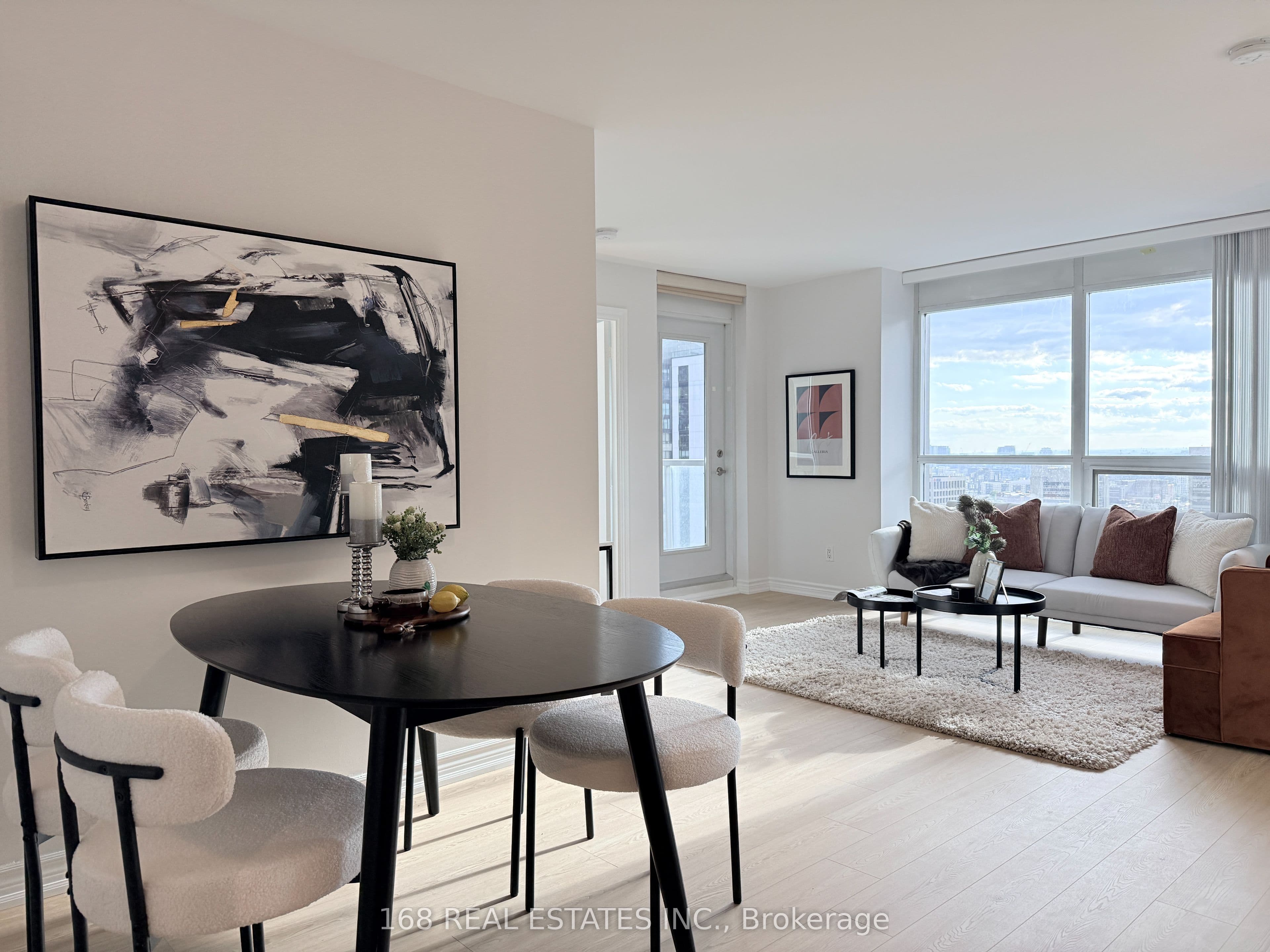 761 Bay Street 2809, Toronto, ON M5G 2R2