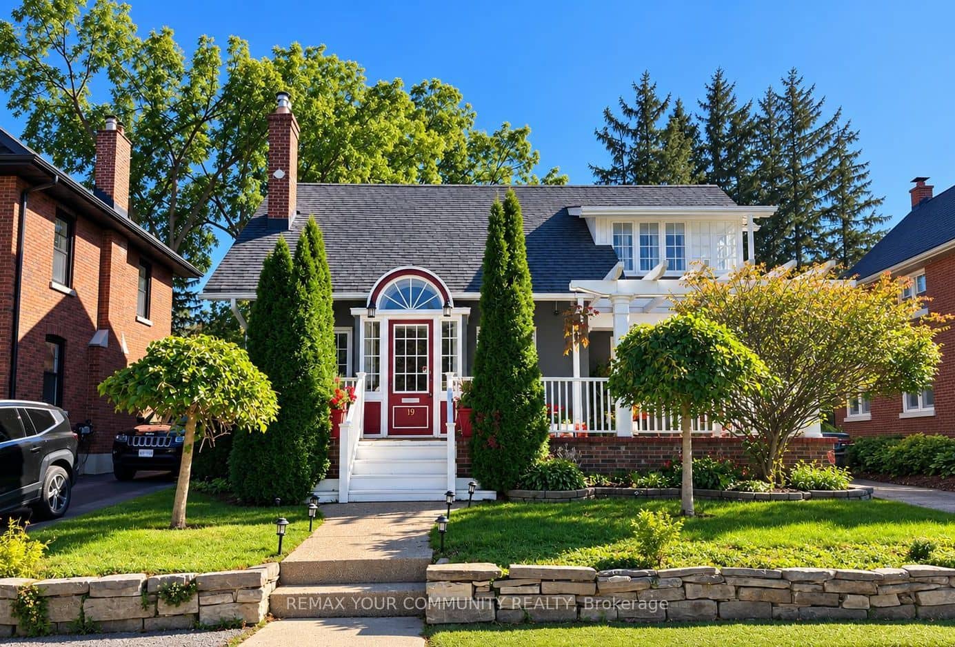 19 Mark Street N, Aurora, ON L4G 1W2