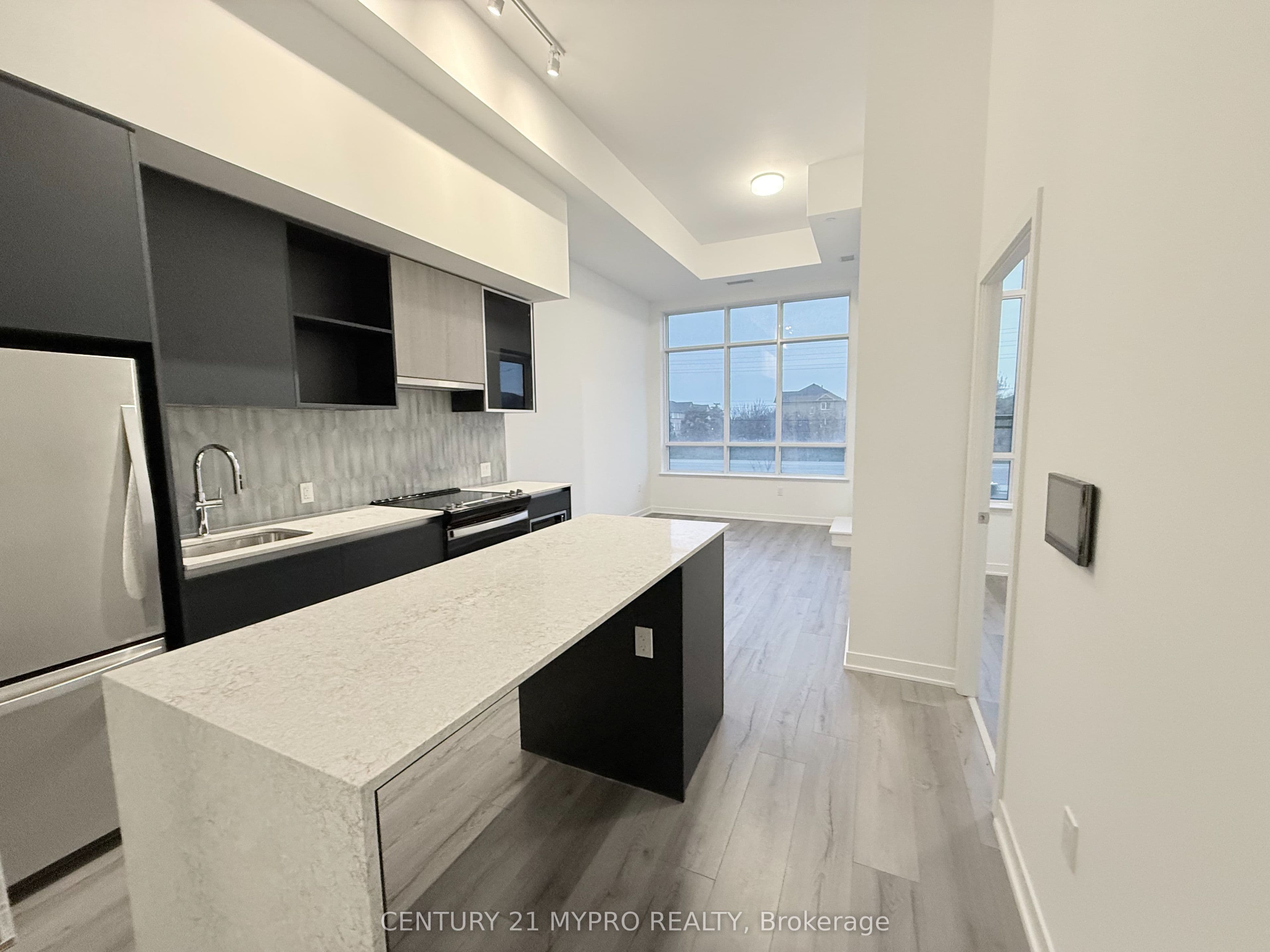 395 Dundas Street W 115, Oakville, ON L6M 5R8