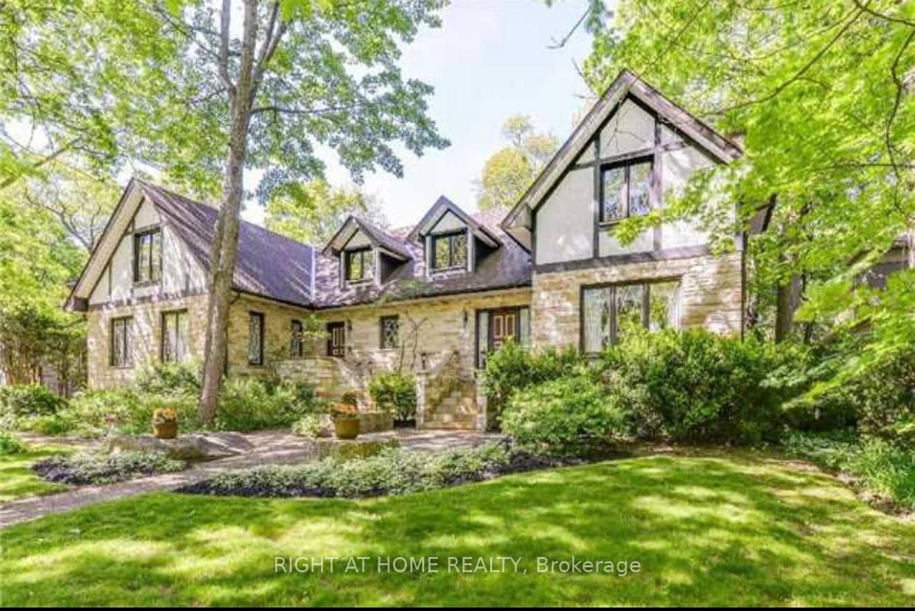 2123 Gordon Drive, Mississauga, ON L5B 1S6
