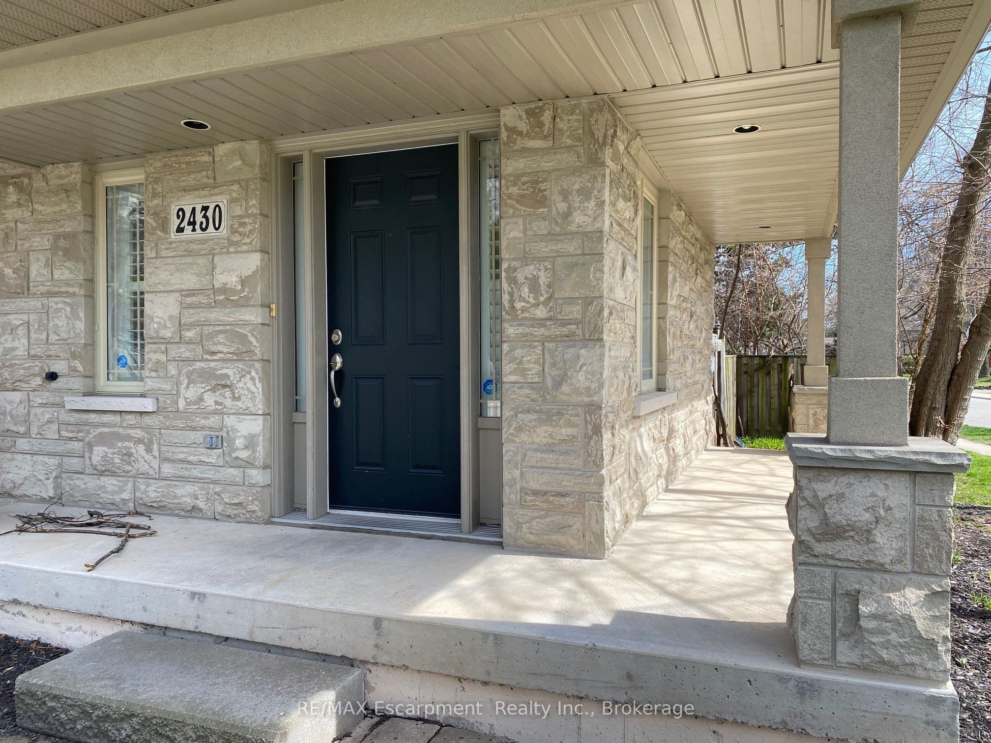2430 Second Street, Burlington, ON L7R 3K1