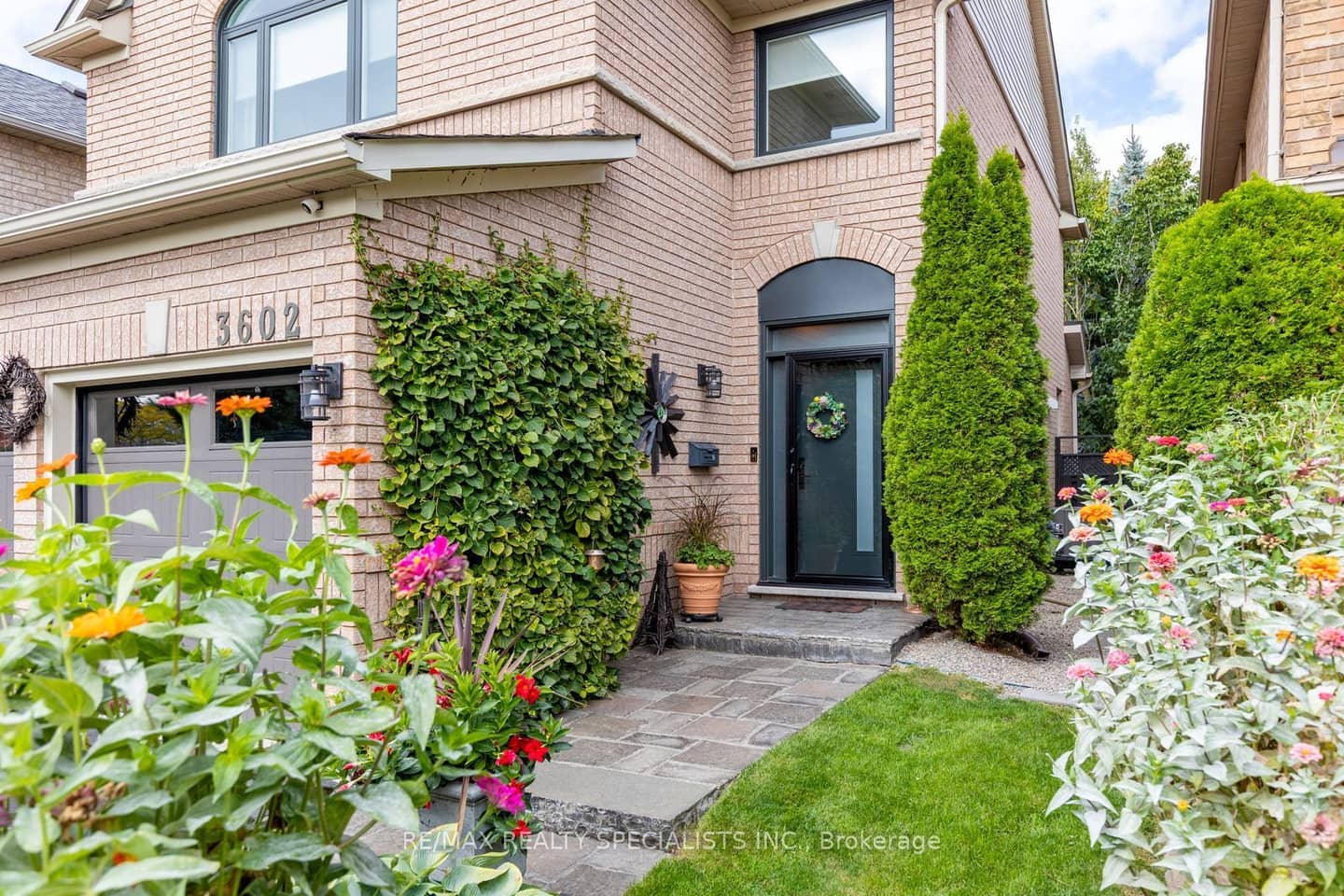 3602 Forest Bluff Crescent, Mississauga, ON L5N 7W2
