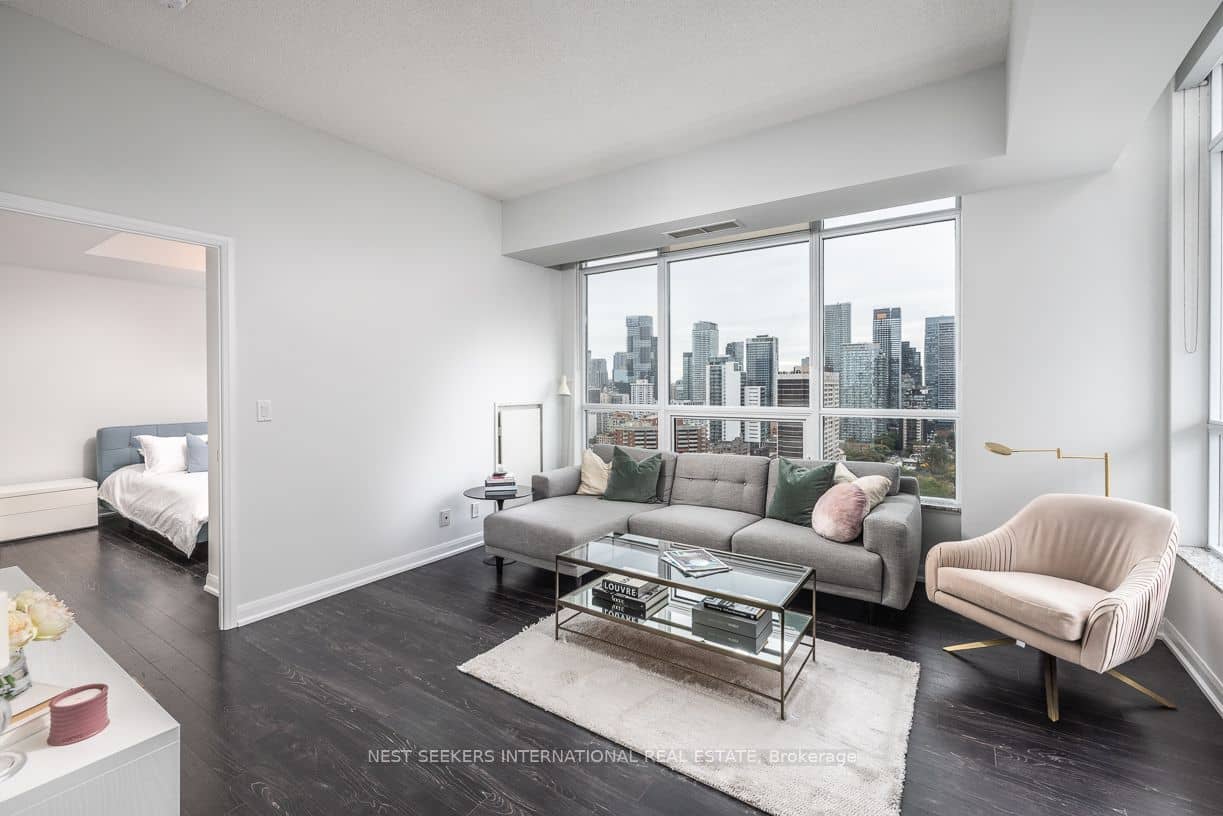 500 Sherbourne Street 2210, Toronto, ON M4X 1L1