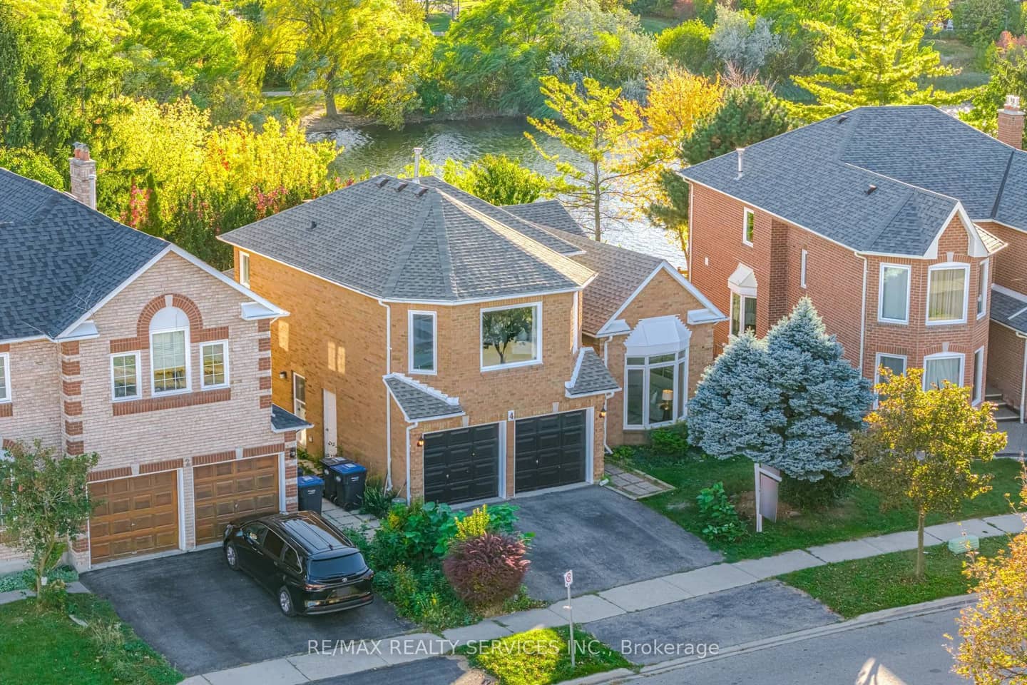 4 Leeward Drive, Brampton, ON L6S 5V6