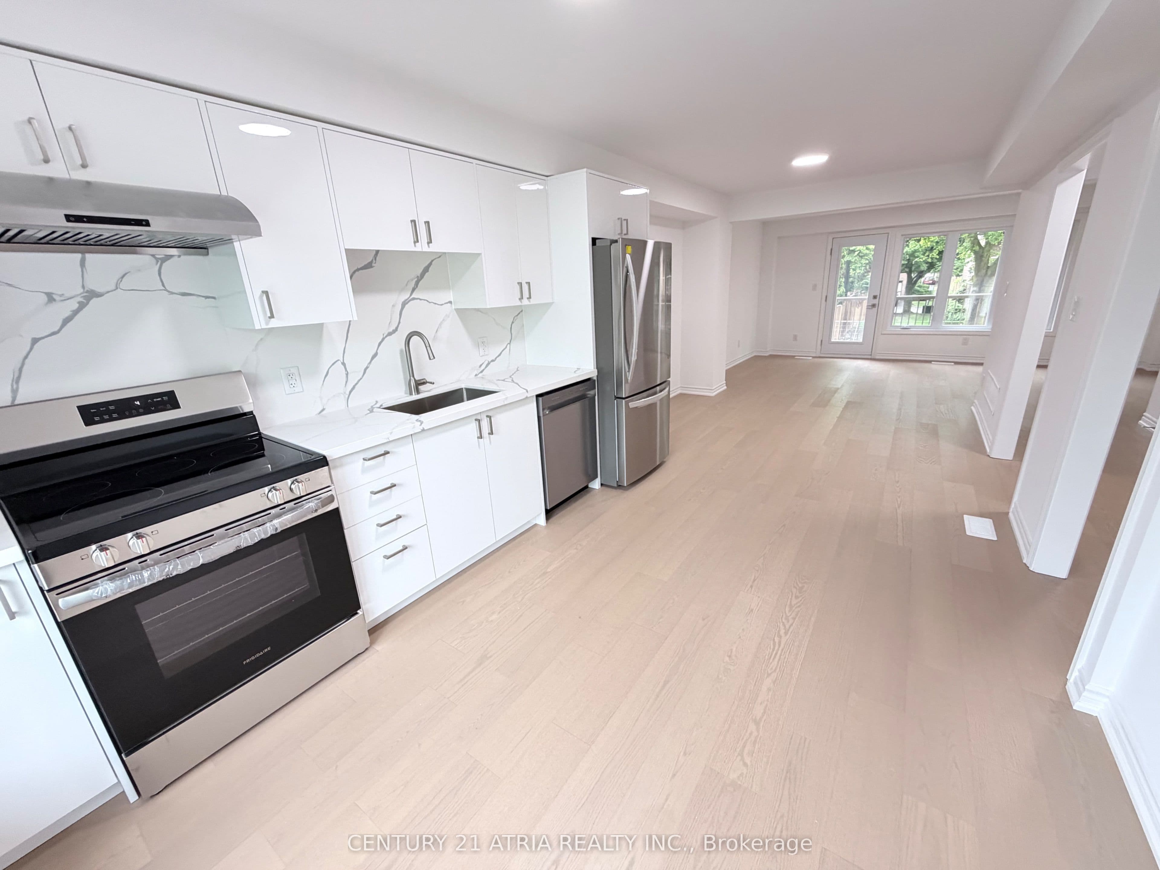 11 Plaisance Road 5, Richmond Hill, ON L4C 5H1