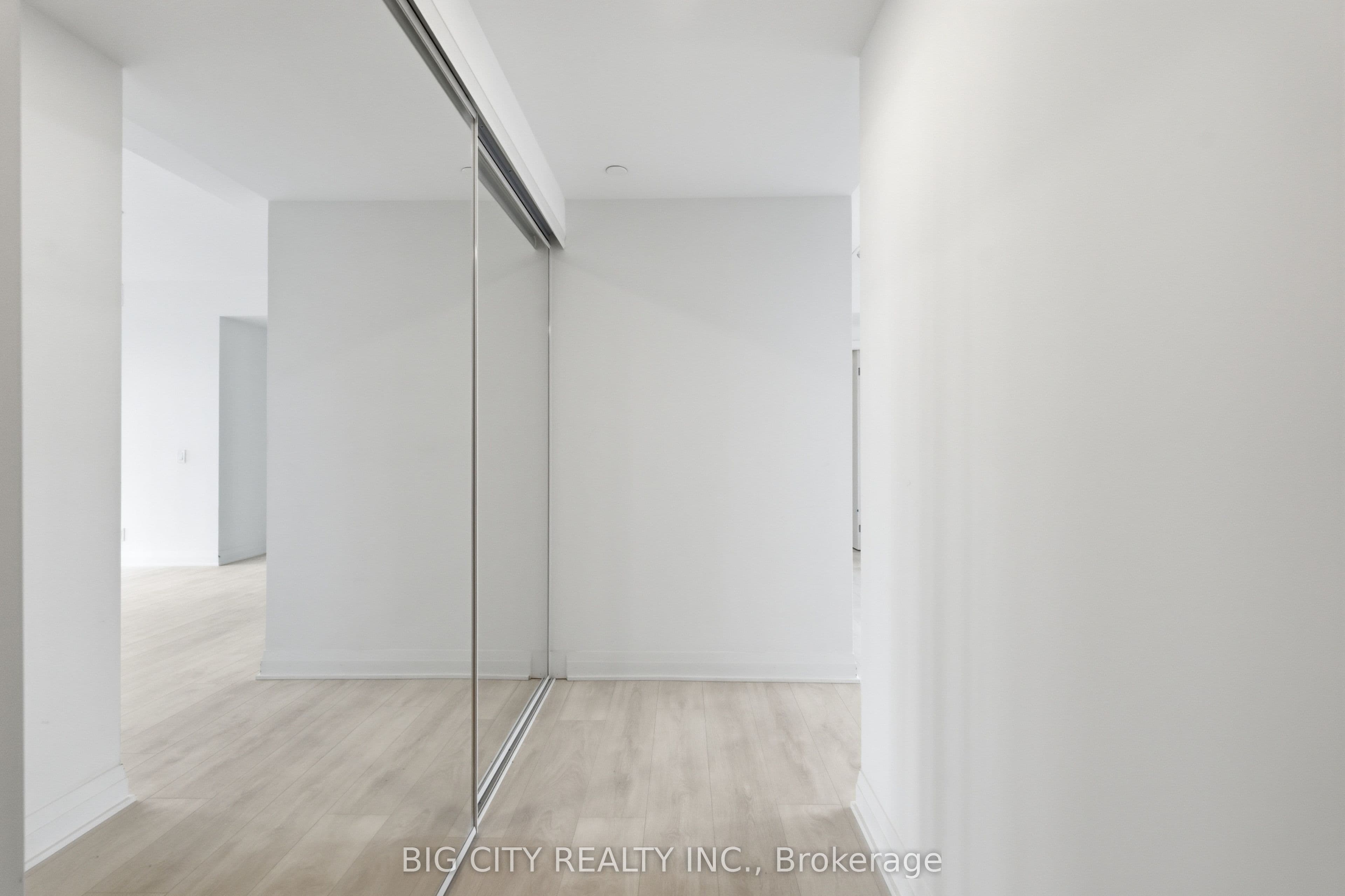 25 Frederick Todd Way 310, Toronto, ON M4G 0C6