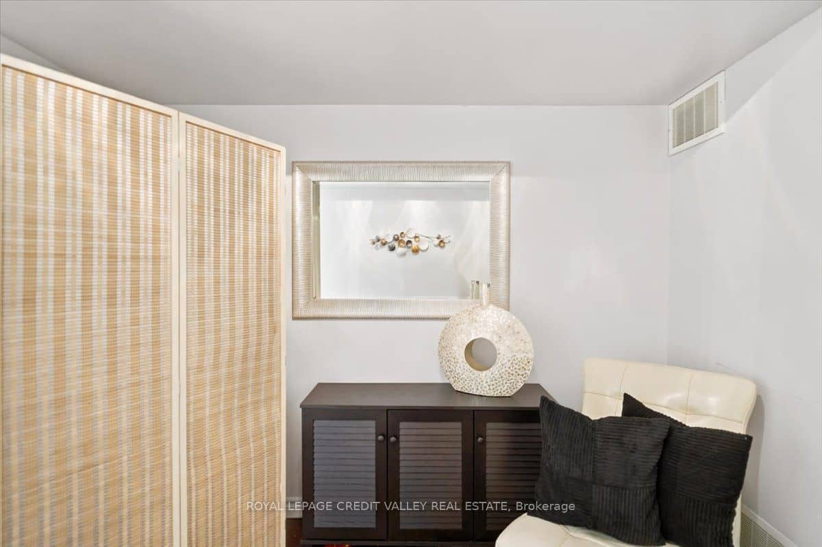 1250 St. Martins Drive 55, Pickering, ON L1W 1J3