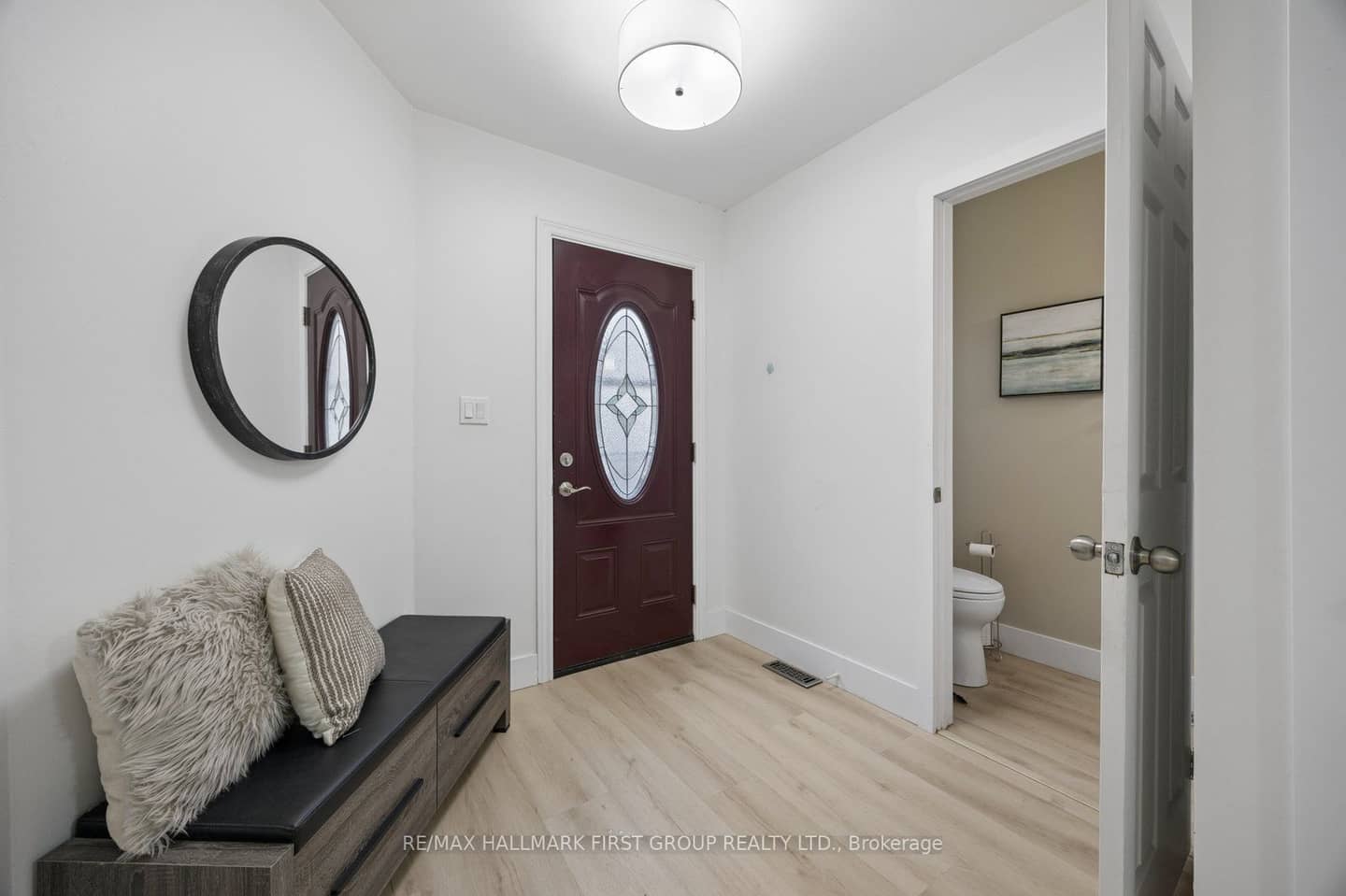 4 Lowder Place, Whitby, ON L1N 8C1