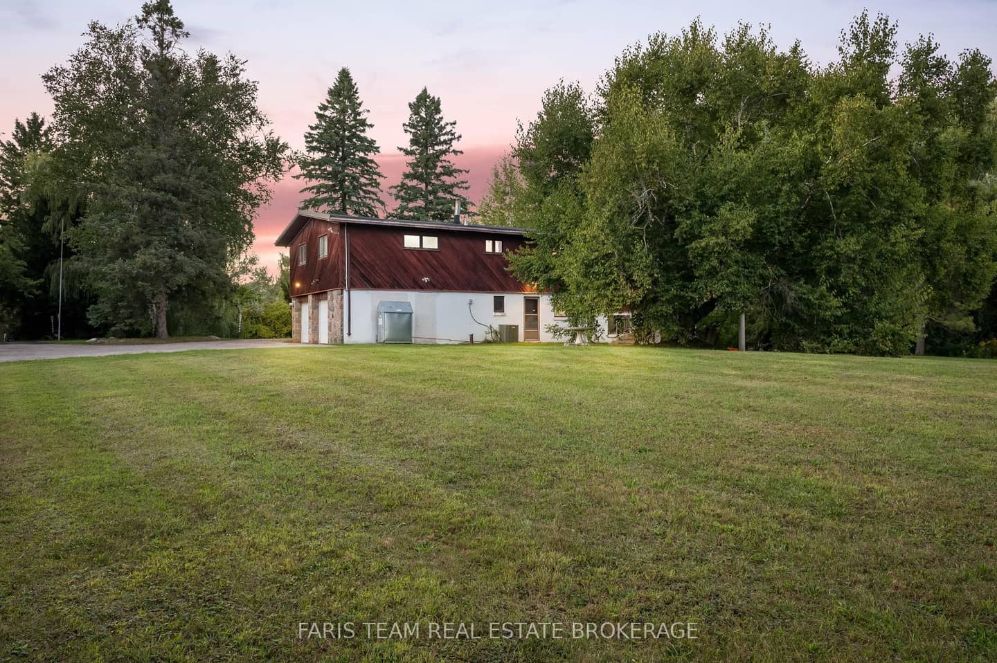 175 South Summit Farm Road, King, ON L7B 1J8