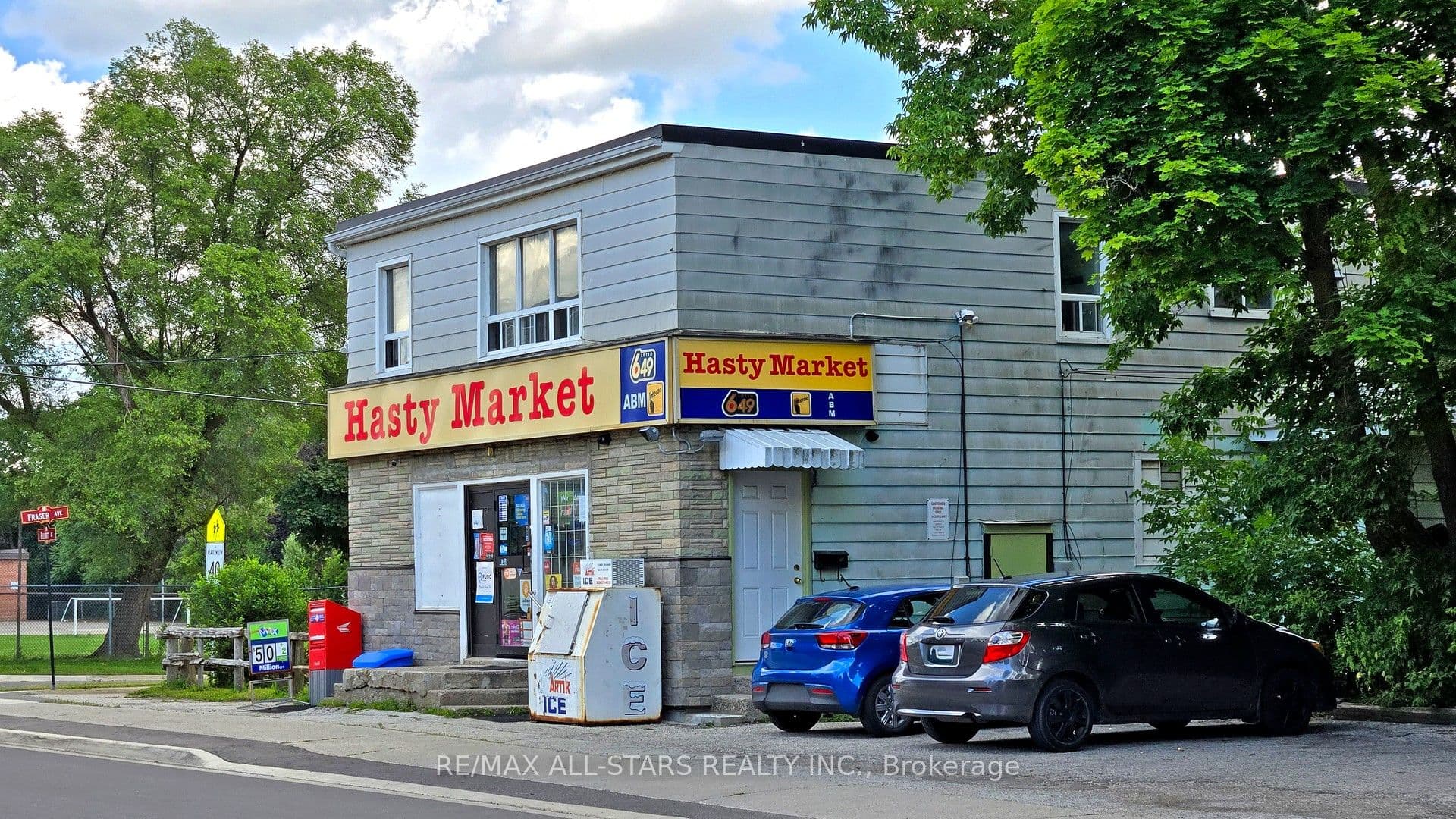 88 Elliott Street, Brampton, ON L6Y 1W3