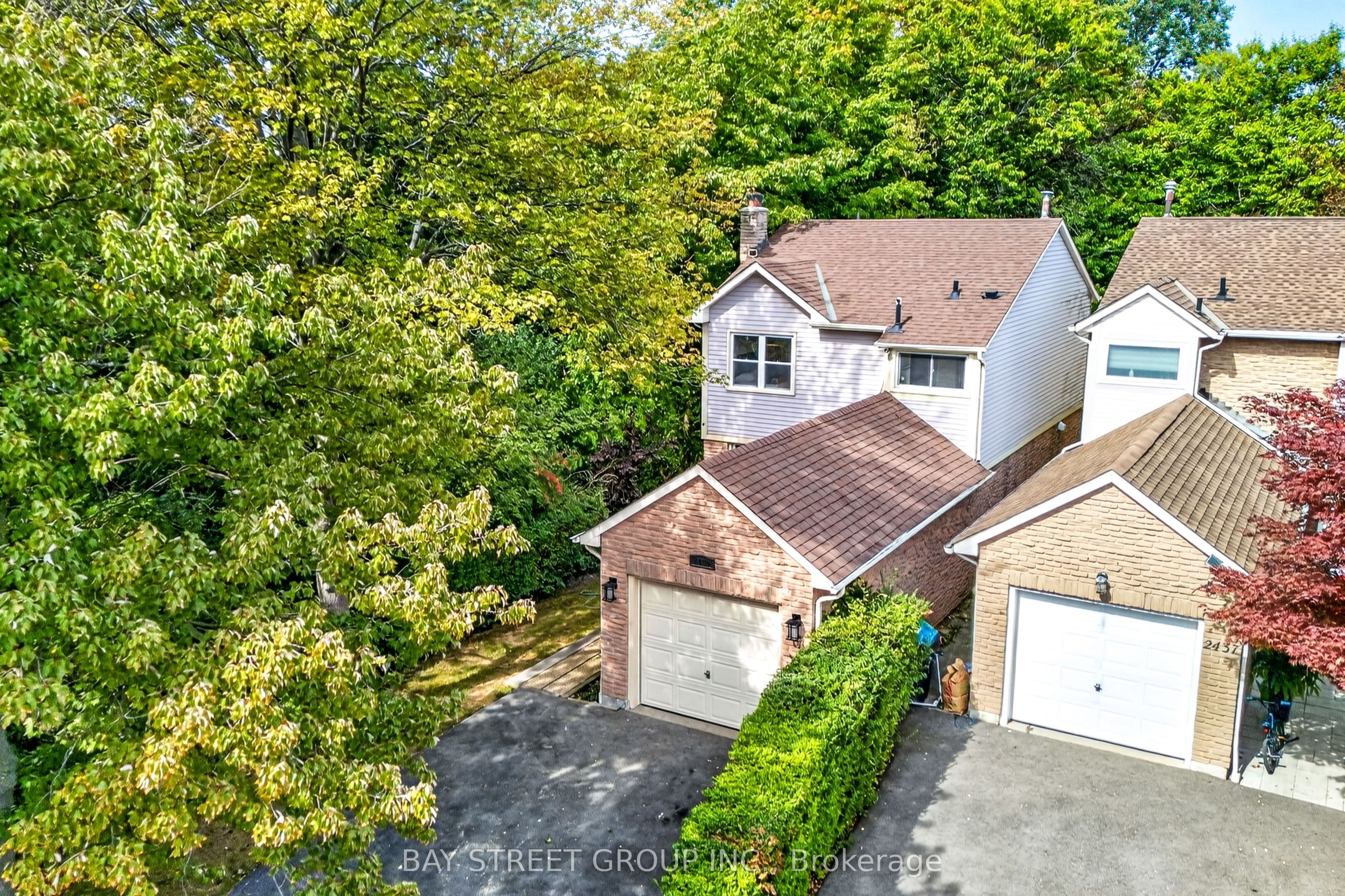 2439 Musket Court, Mississauga, ON L5L 3B7