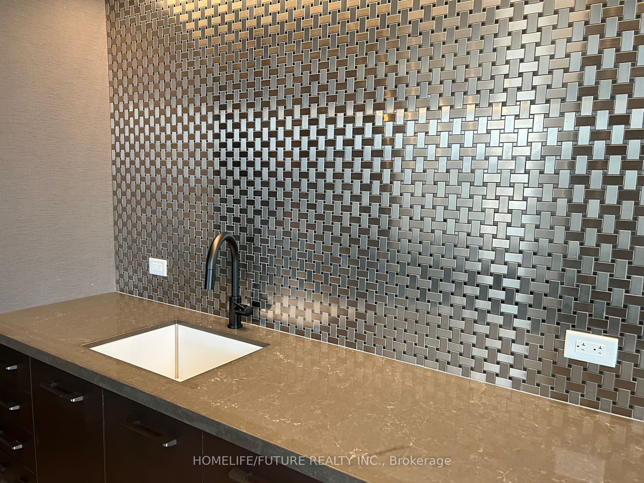 2550 Simcoe Street N 1803, Oshawa, ON L1L 0R5
