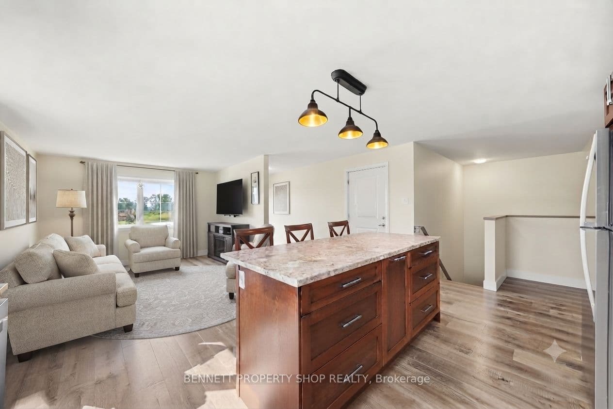 8 Rotterdam Way, South Dundas, ON K0C 1X0