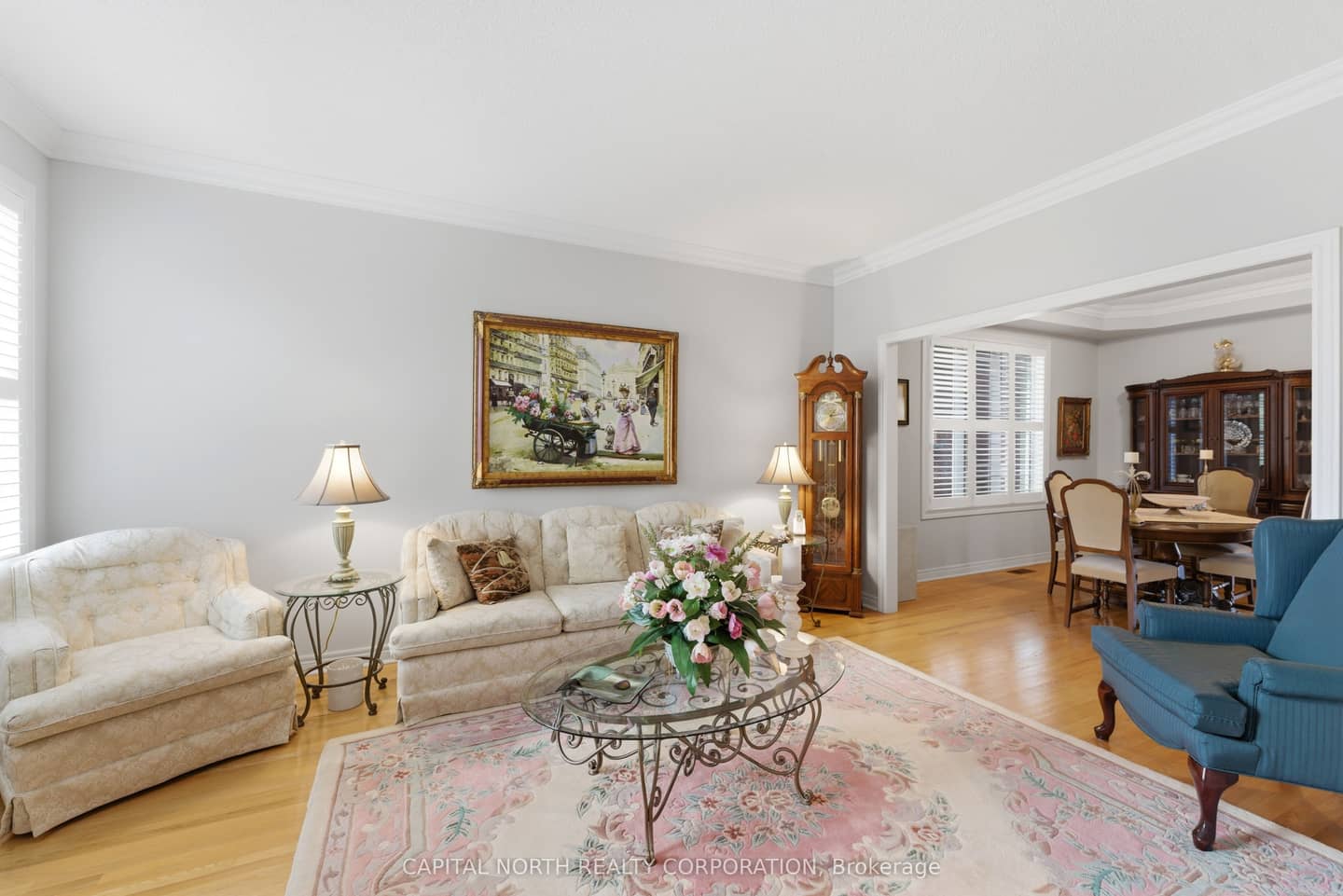 6 Veerland Drive, Toronto, ON M6L 1R9