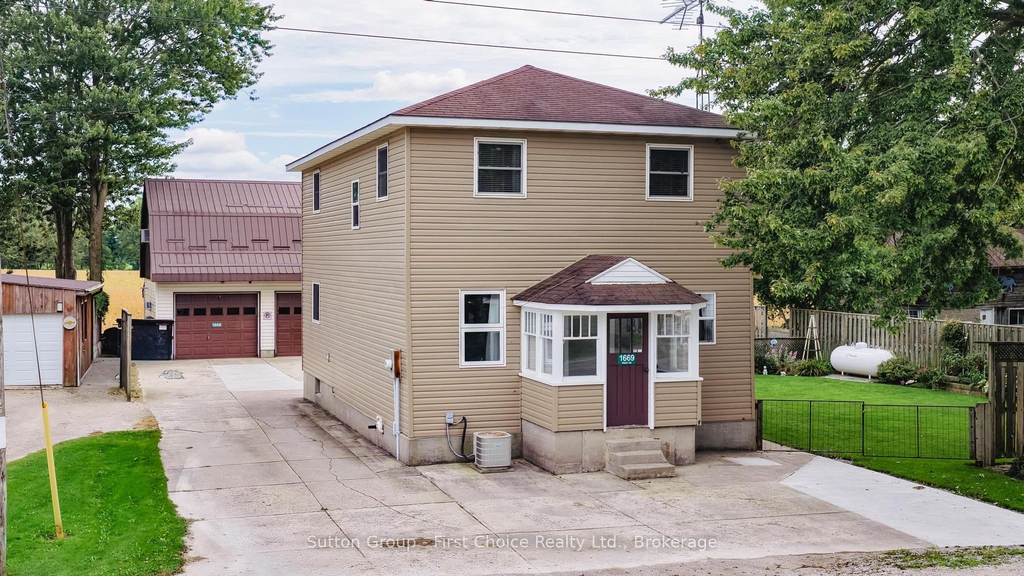 1669 Road 164 Road, Perth South, ON N0K 1N0