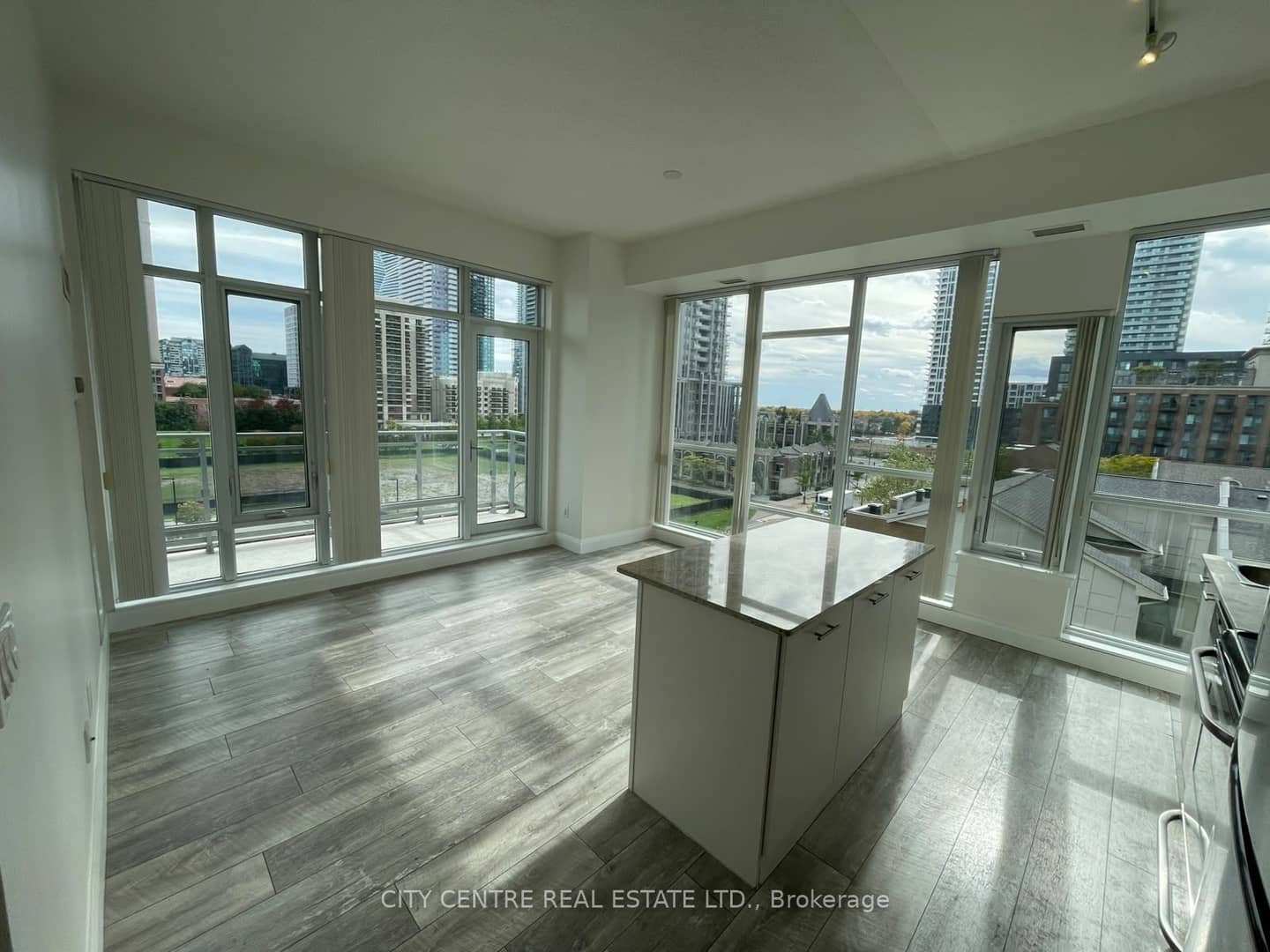 365 Prince Of Wales Drive 505, Mississauga, ON L5B 0G6