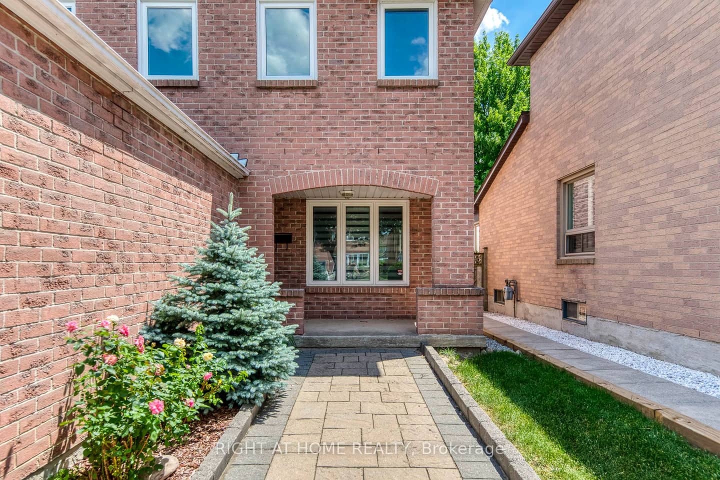 17 Nickel Crescent, Brampton, ON L6S 4W3