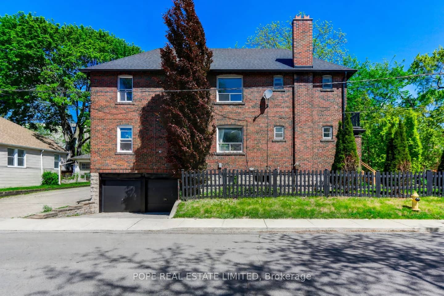18 Edgewood Avenue, Toronto, ON M4L 3E6