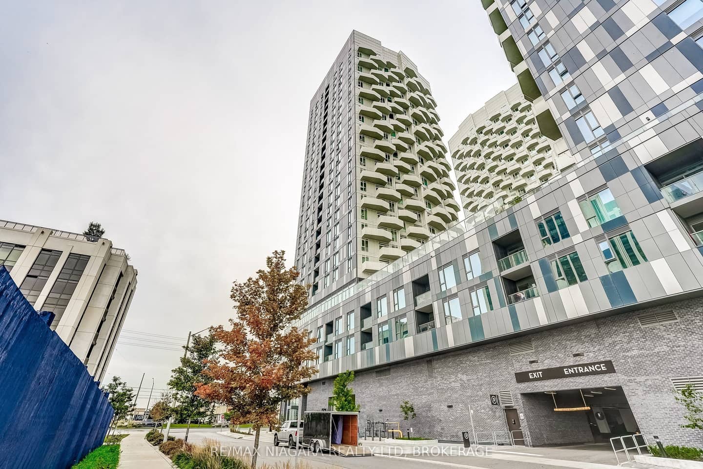 10 Abeja Street 1419, Vaughan, ON L4K 0R4