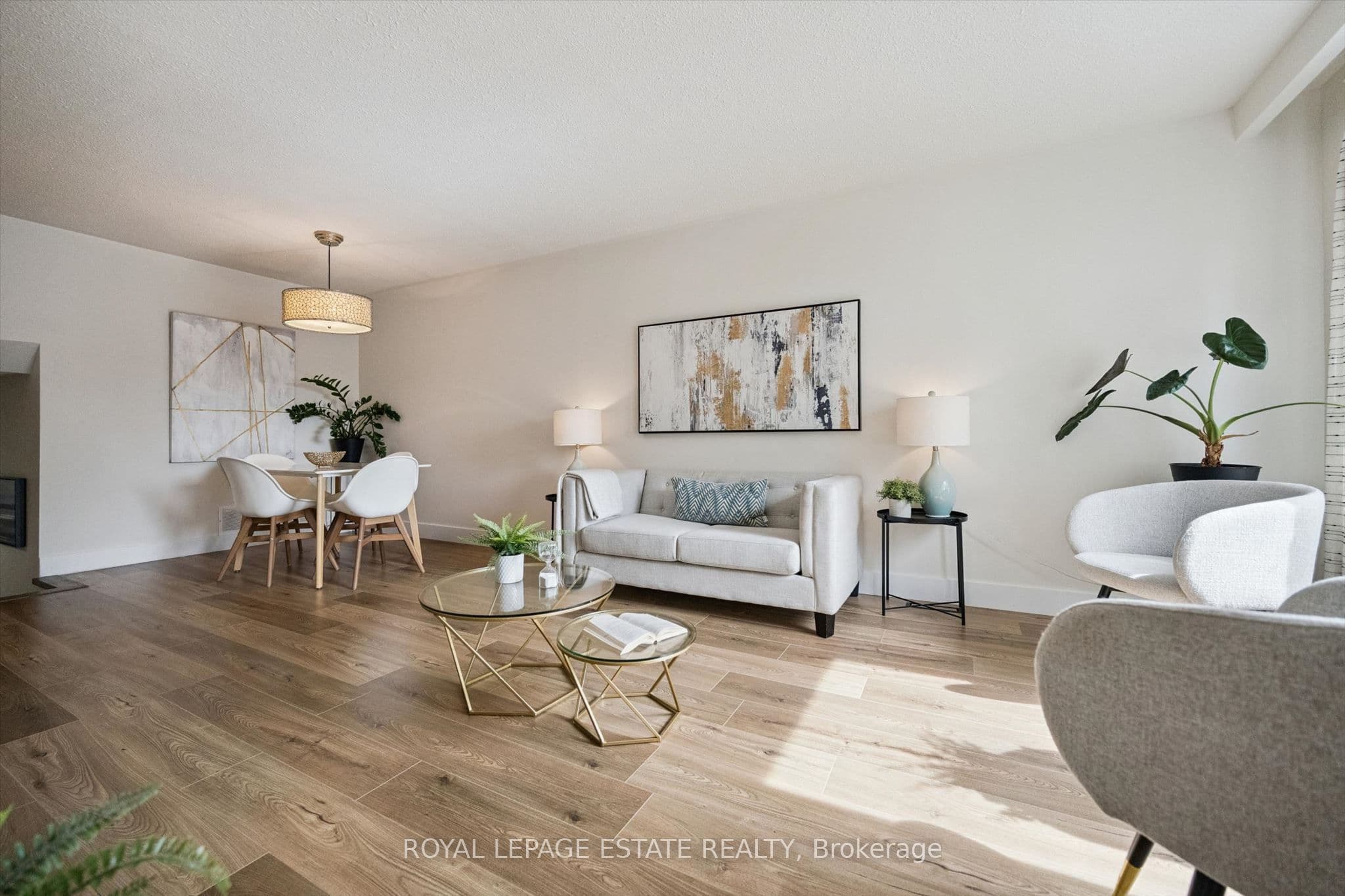3325 Strabane Drive, Mississauga, ON L5C 1W9