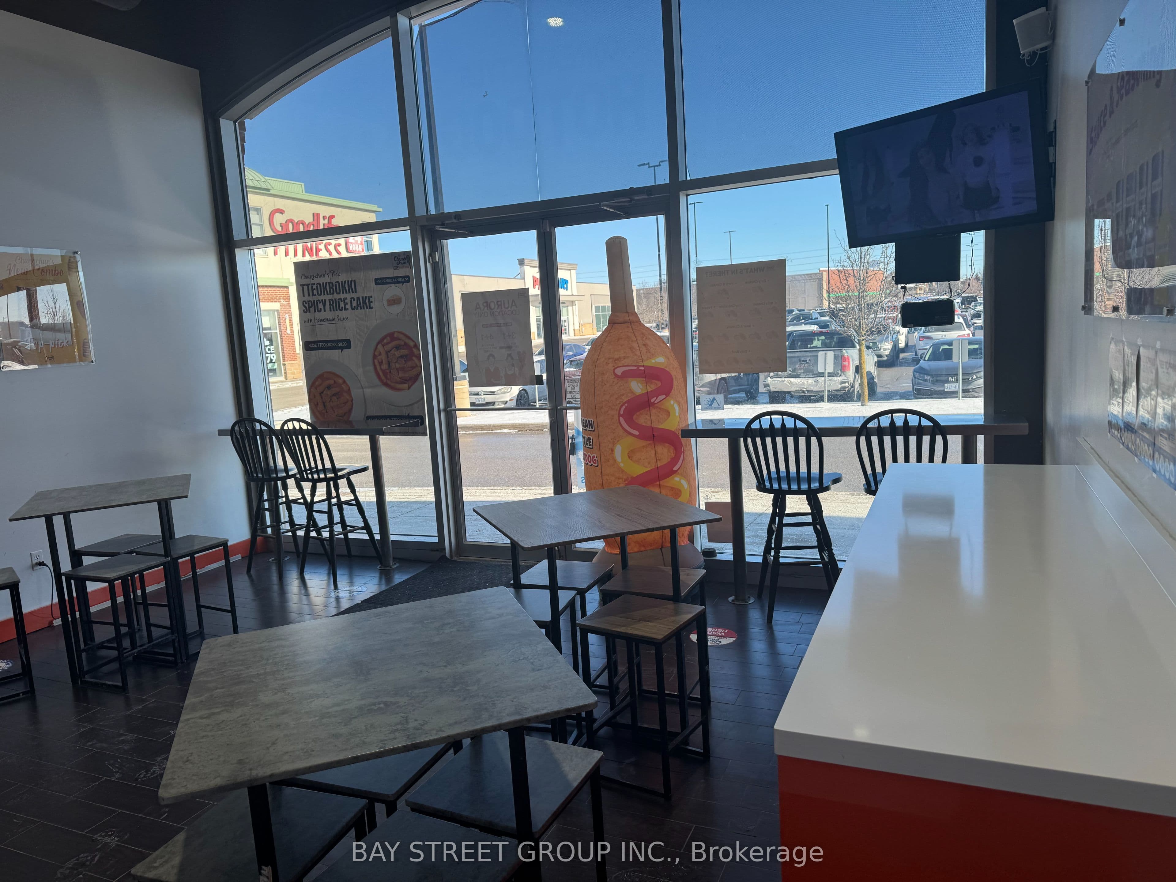 15480 Bayview Avenue D111, Aurora, ON L4G 7J1