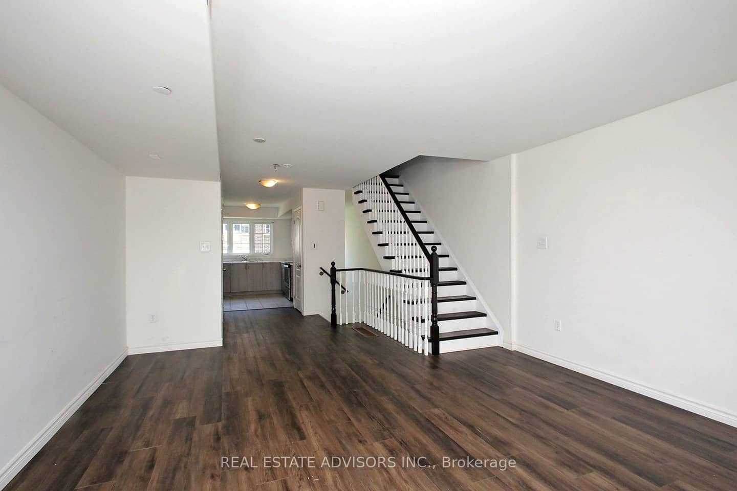 2696 Deputy Minister Path 169, Oshawa, ON L1H 7K4