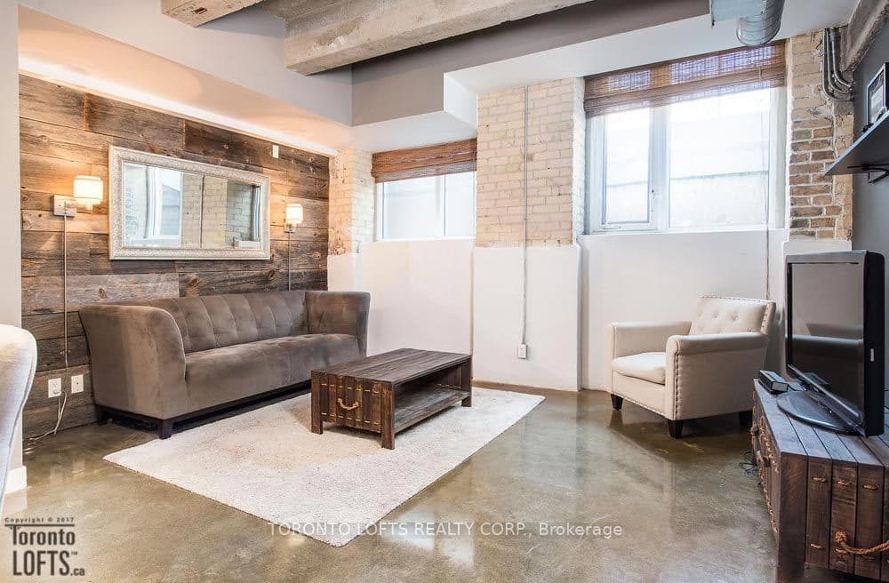 201 Carlaw Avenue L04, Toronto, ON M4M 2S3