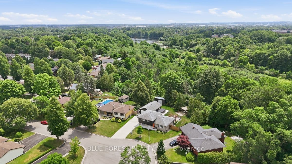21 Agincourt Place, London South, ON N5Z 4E8