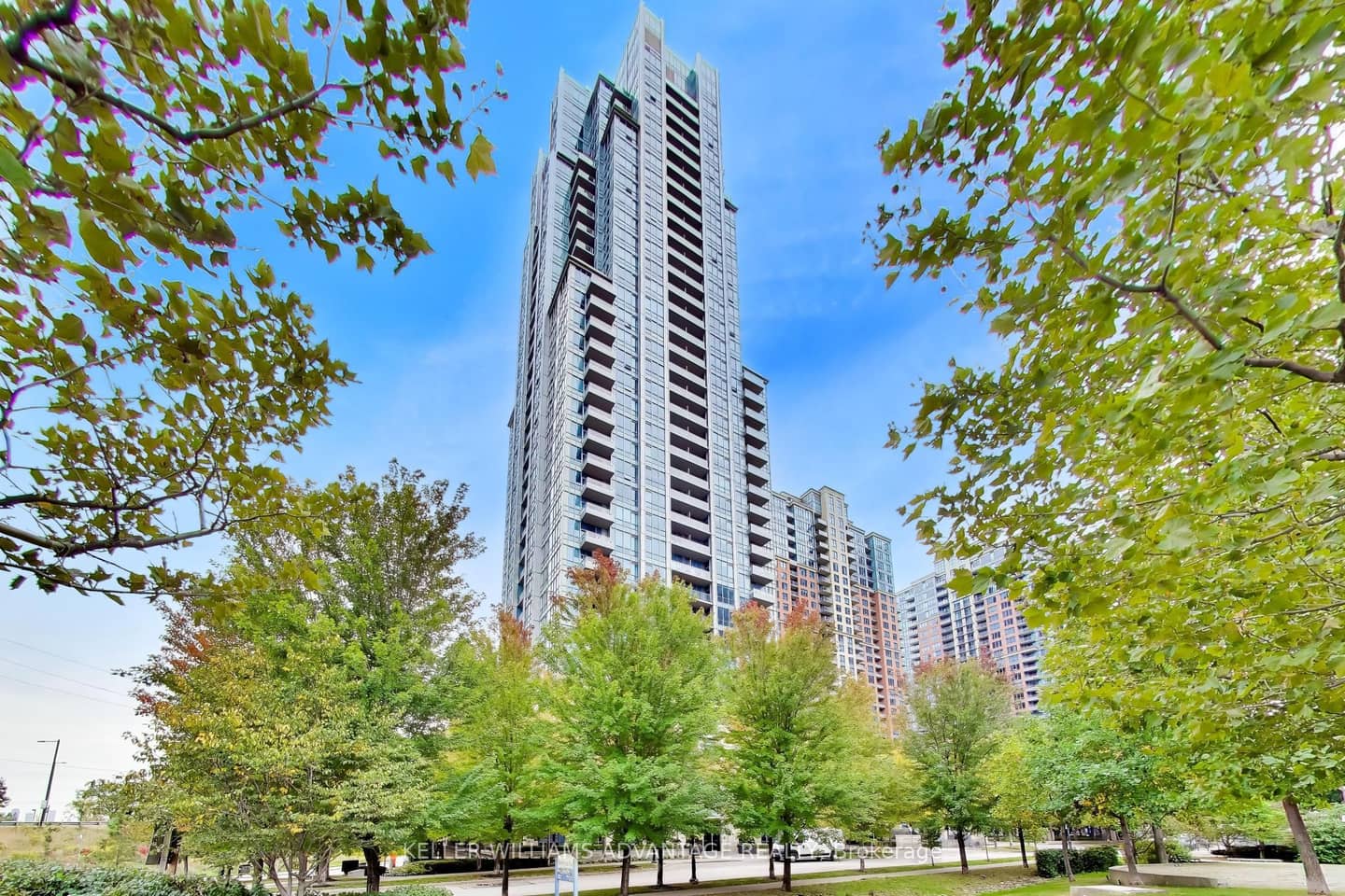 15 Viking Lane 301, Toronto, ON M9B 0A4