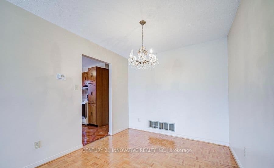 9 Capstan Court, Toronto, ON M3L 2M9