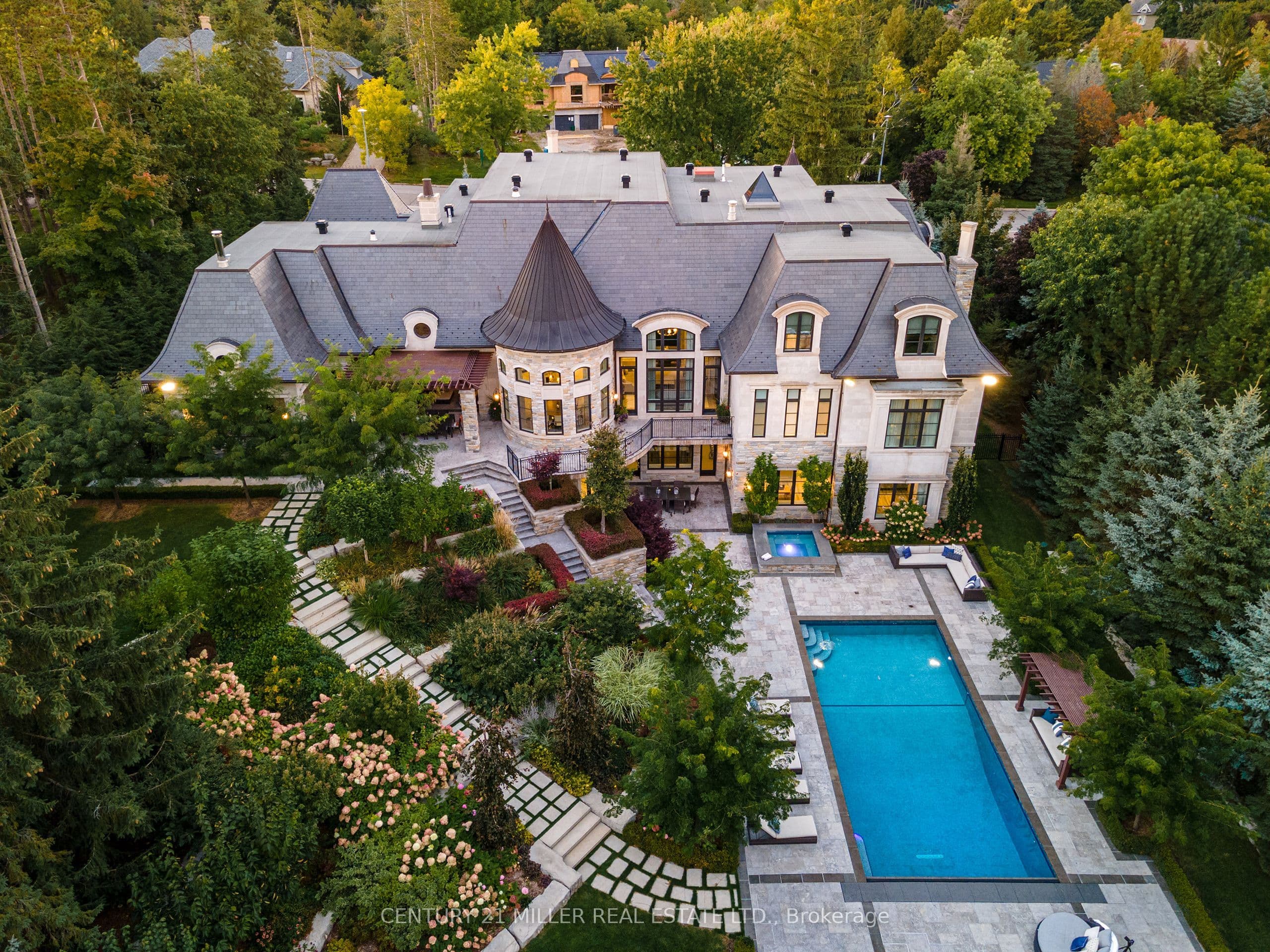 121 Rebecca Court, Vaughan, ON L6A 1G2