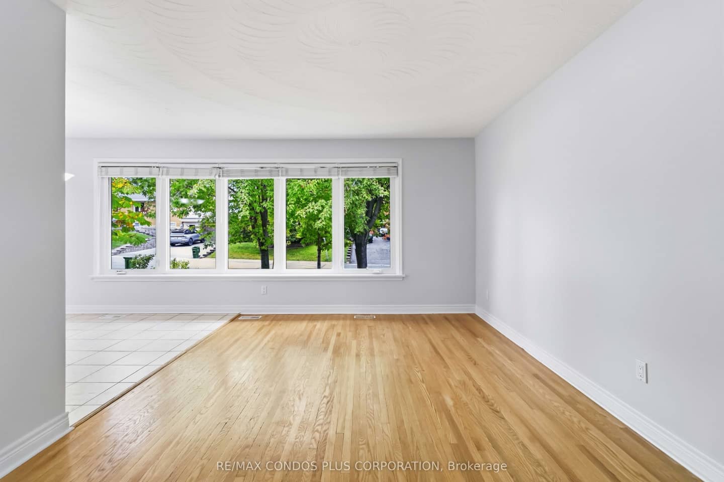 122 Wyndale Drive, Toronto, ON M6L 1G3