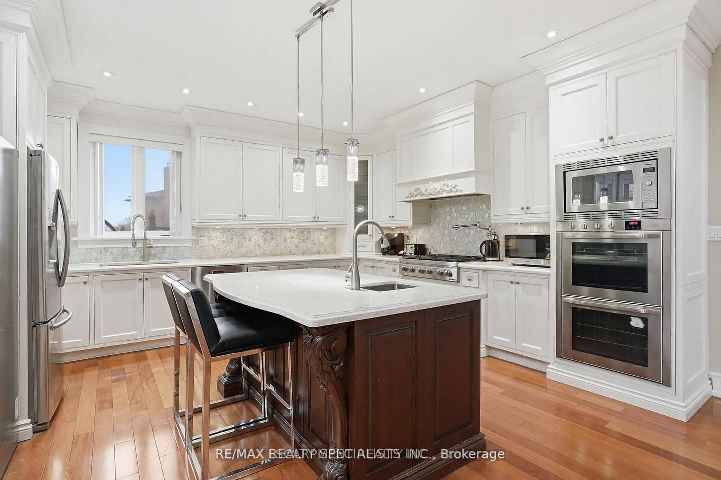 2489 Olinda Court, Mississauga, ON L5C 4P5