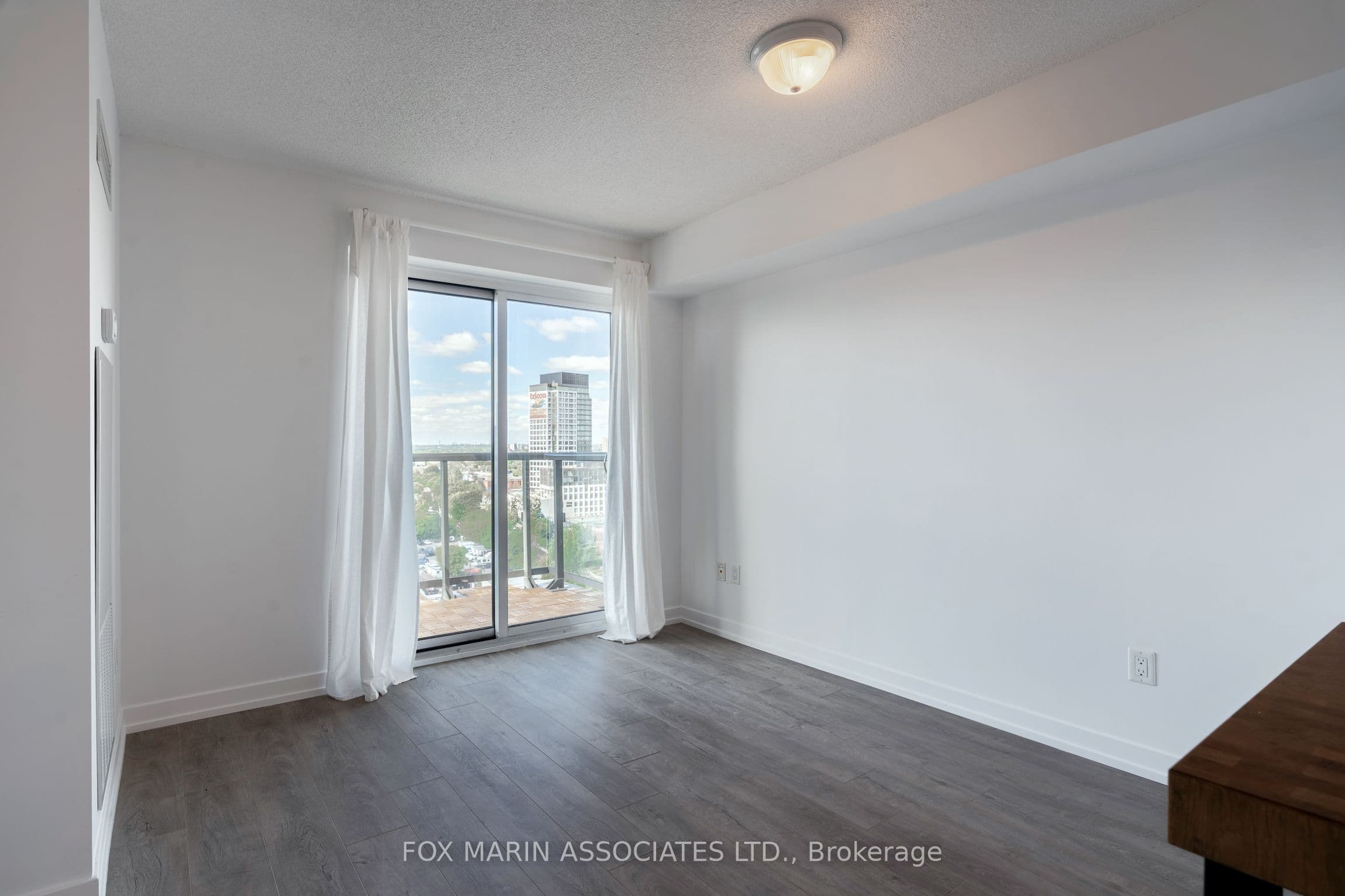 1420 Dupont Street 1504, Toronto, ON M6H 0C2