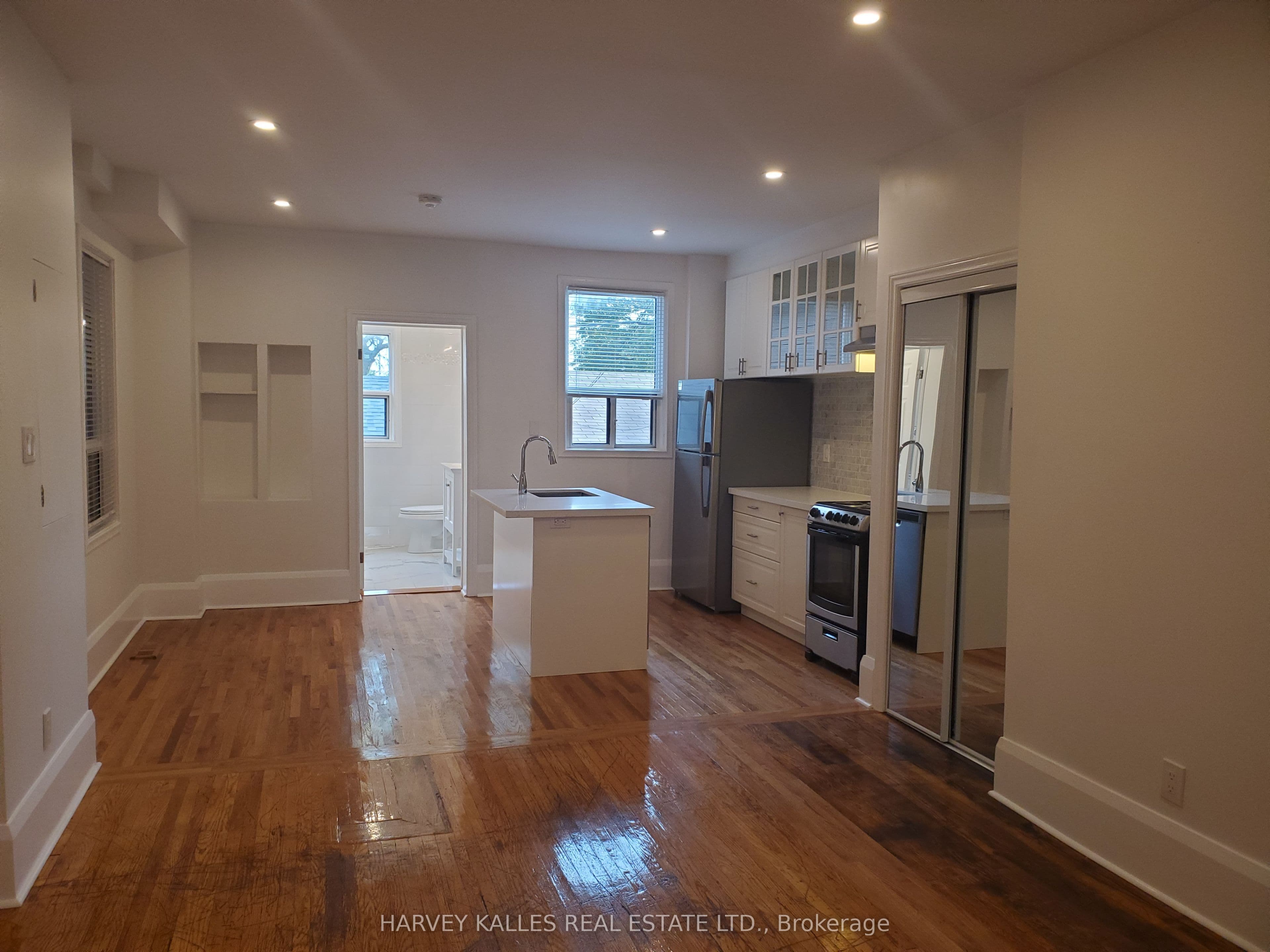 1300 Lansdowne Avenue Main, Toronto, ON M6K 2V9