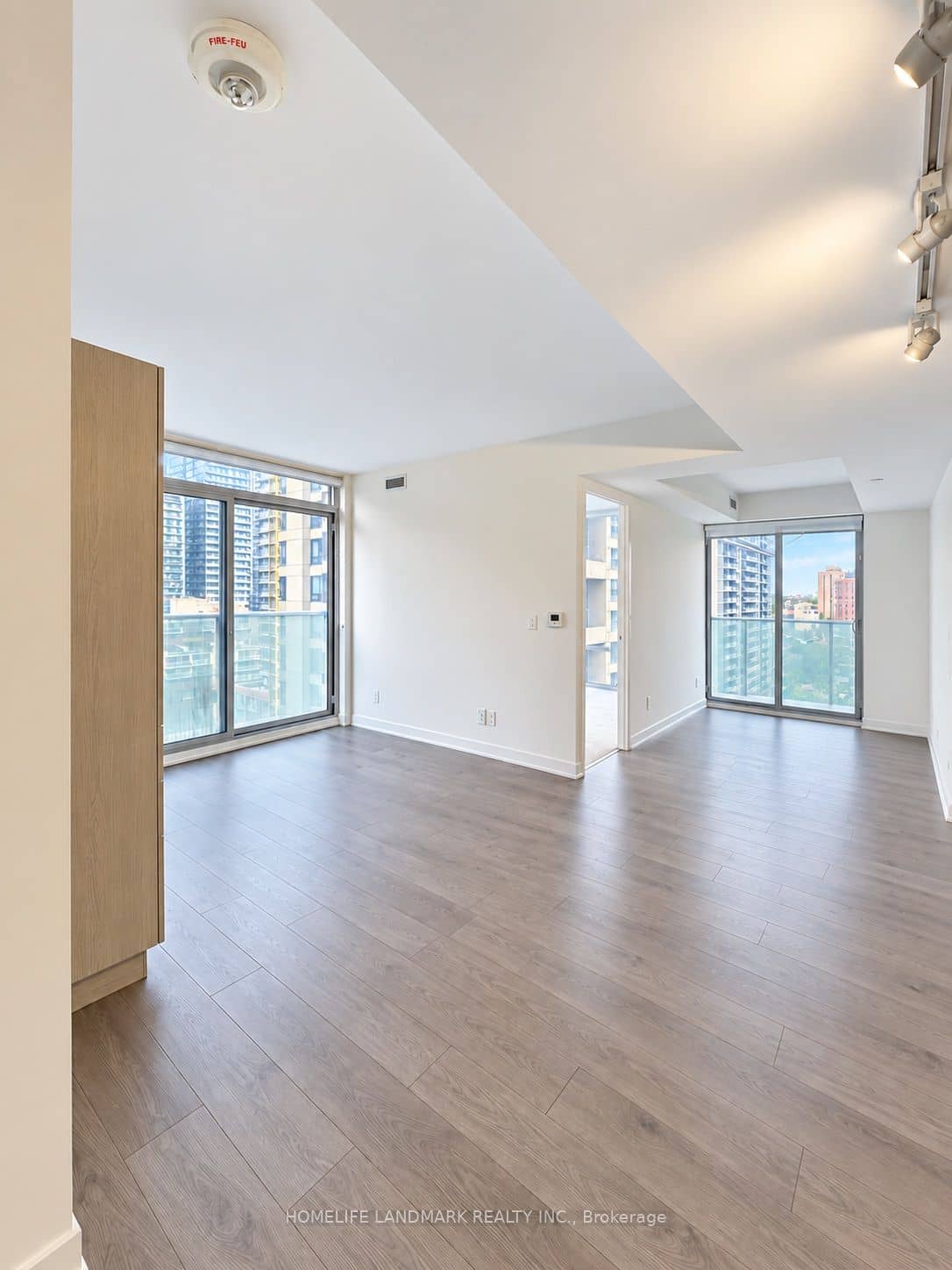 501 Yonge Street 905, Toronto, ON M4Y 0G8