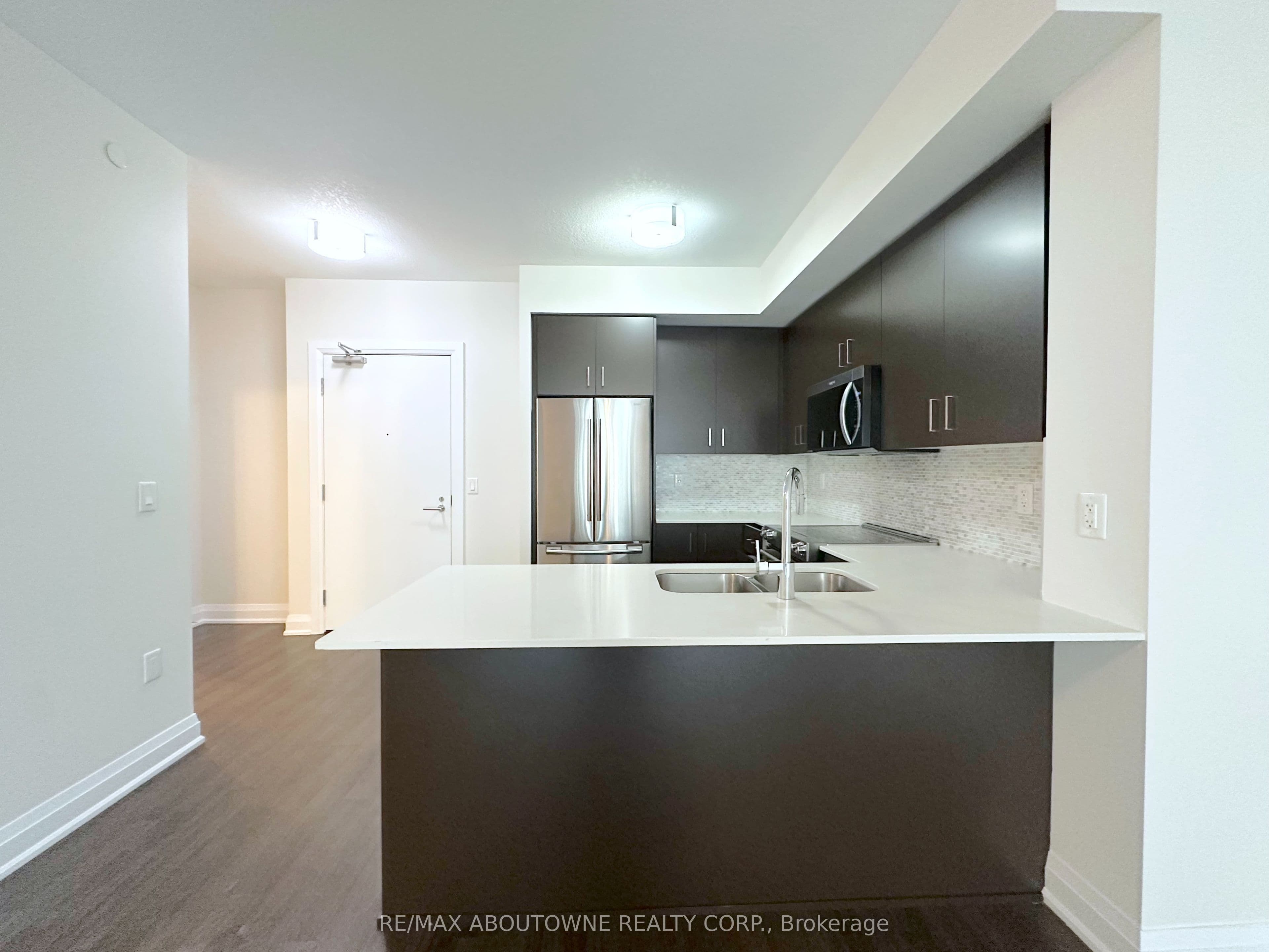 2333 Taunton Road 319, Oakville, ON L6H 0N5