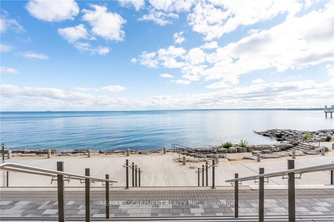 2060 Lakeshore Road 406, Burlington, ON L7R 0G2
