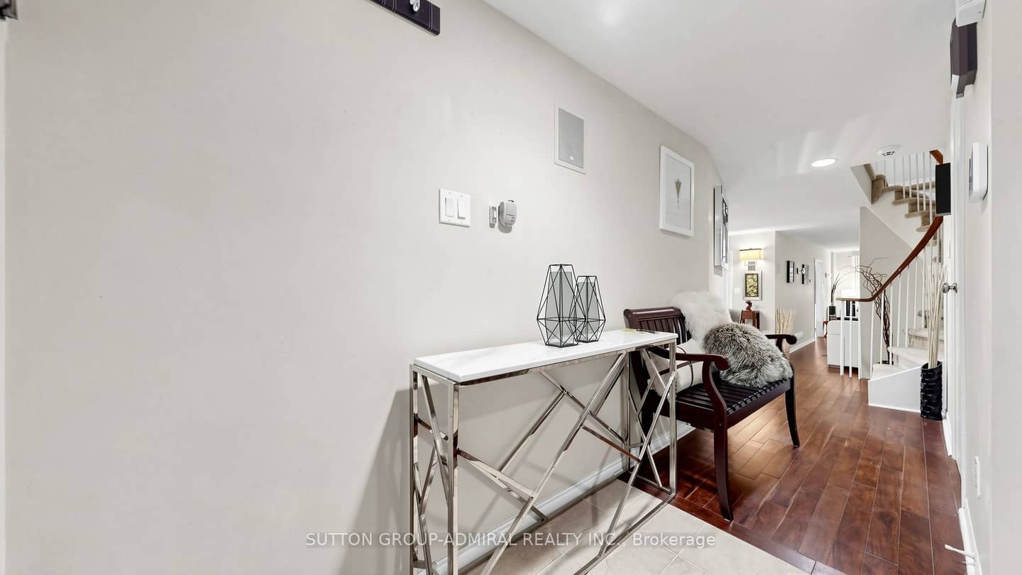 4 Doral Gate, Markham, ON L3T 7K6