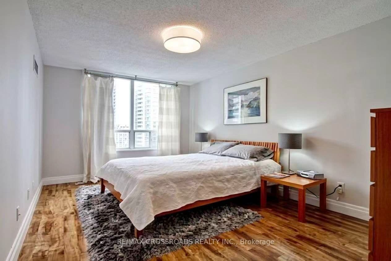 28 Empress Avenue 2012, Toronto, ON M2N 6Z7