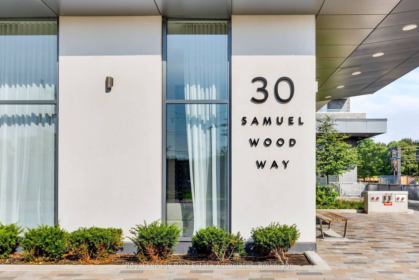 30 Samuel Wood Way 602, Toronto, ON M9B 0C9