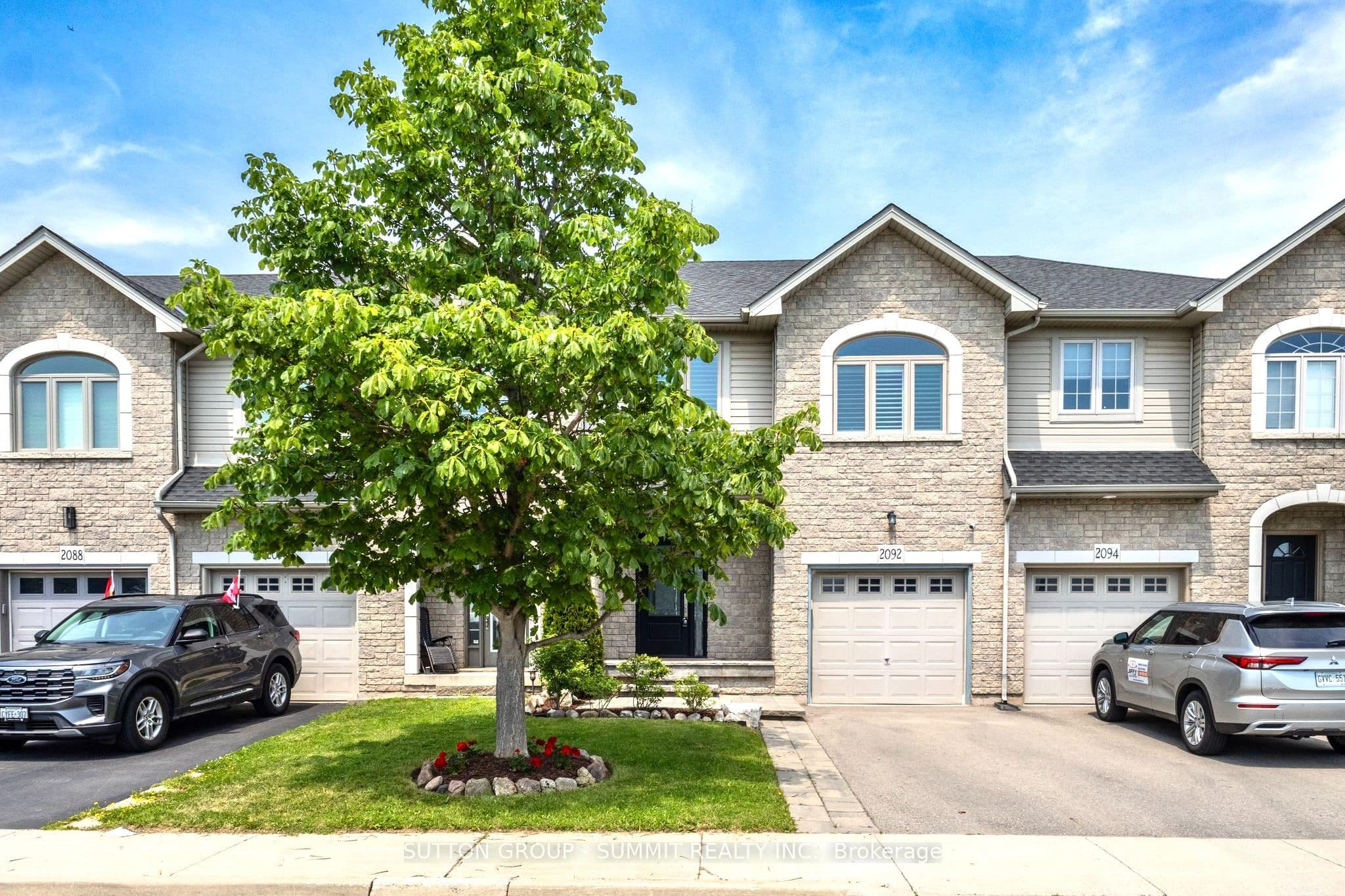 2092 ENGLISH Crescent, Burlington, ON L7L 7B3