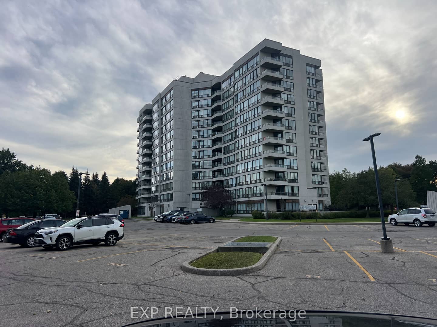 10 Laurelcrest Street 412, Brampton, ON L6S 5Y3
