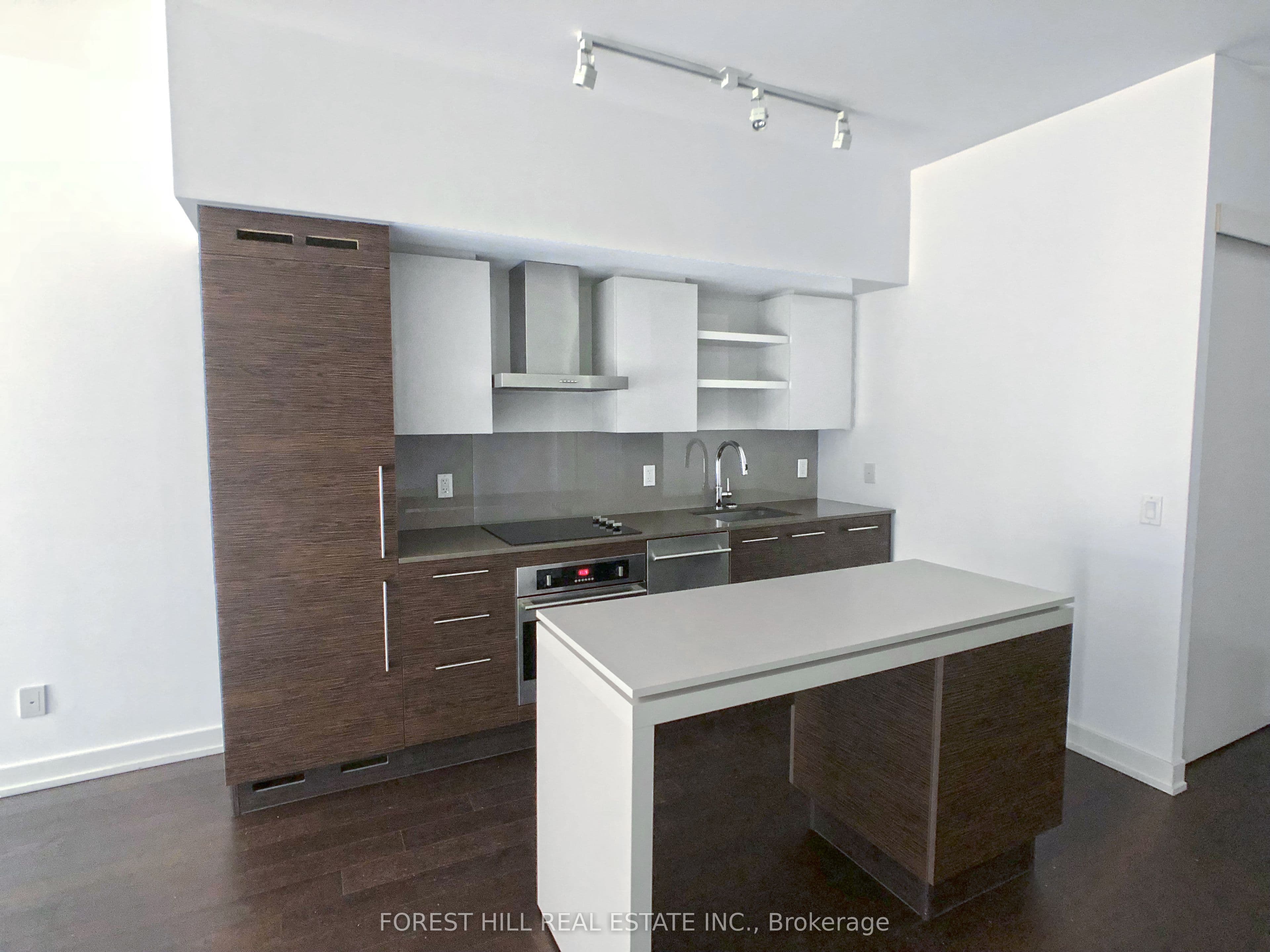 1030 King Street W 440, Toronto, ON M6K 0B4
