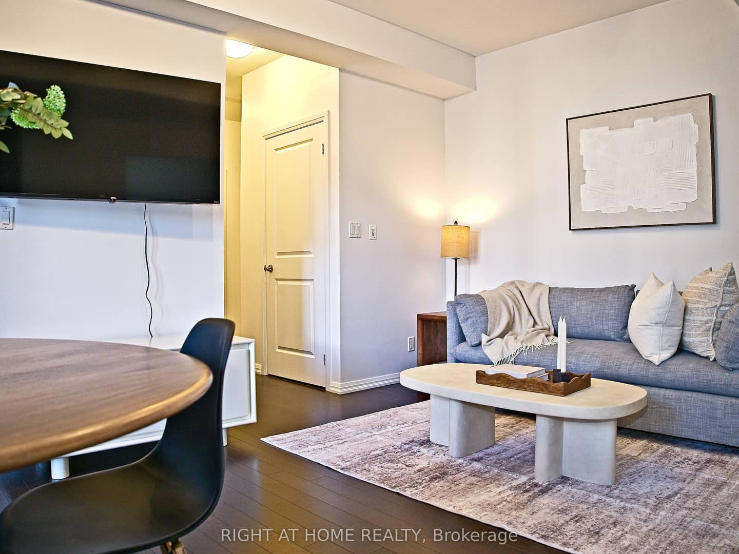 35 Hayden Street 1606, Toronto, ON M4Y 3C3