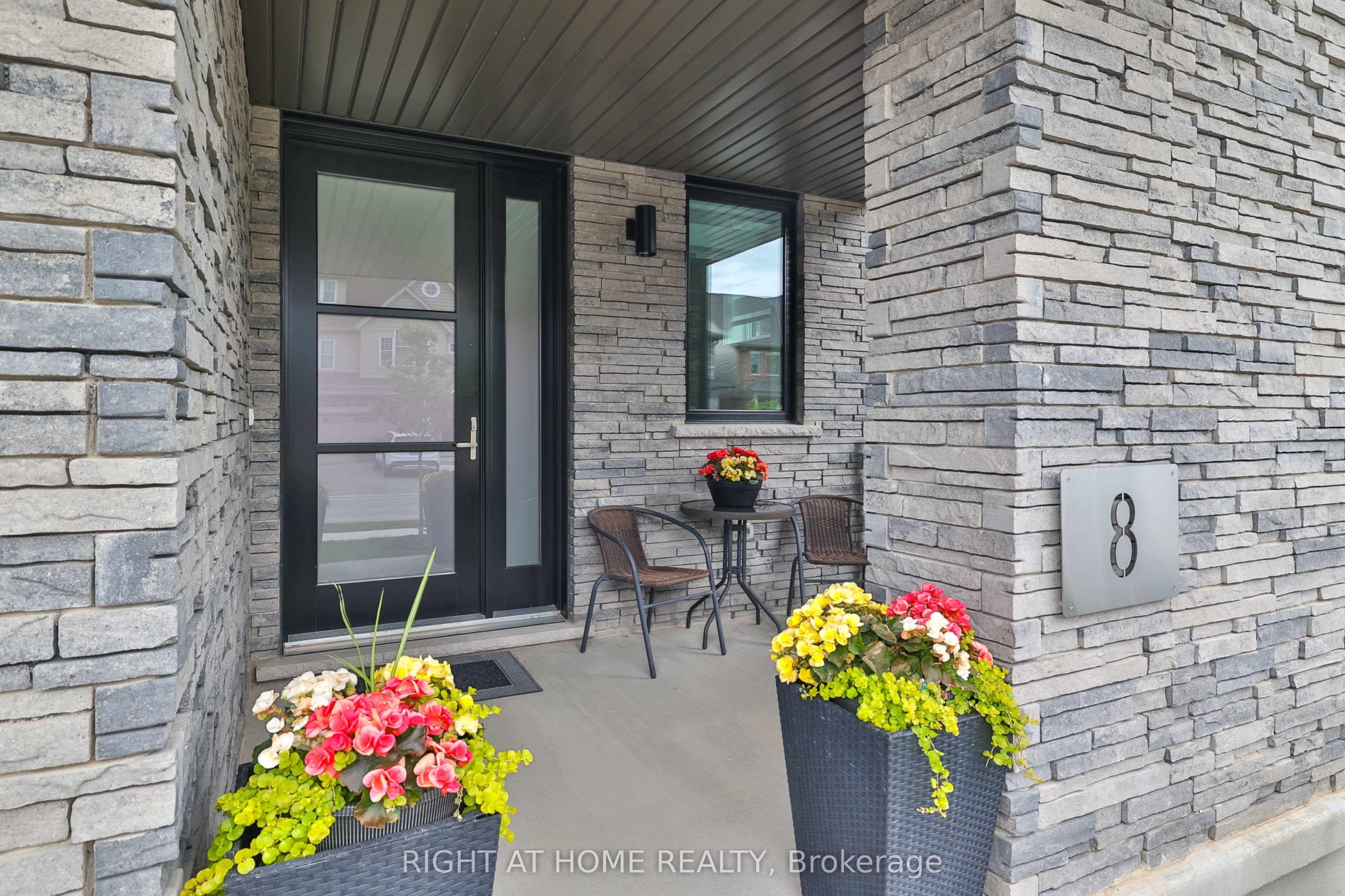 8 Ryder Avenue, Guelph, ON N1G 0H3